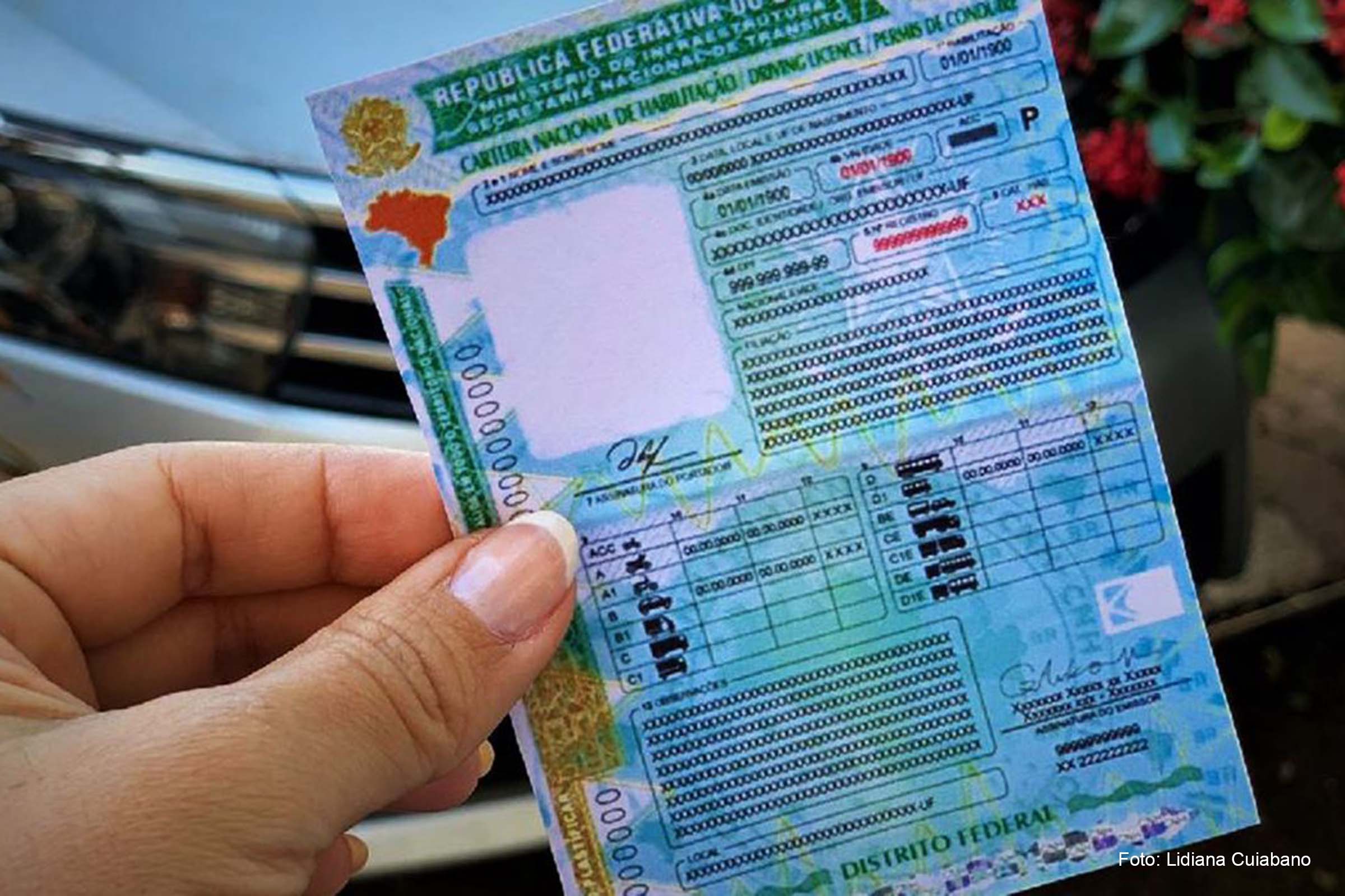 A comprovação de exame toxicológico negativo para obtenção e renovação vale para as categorias C, D e E.