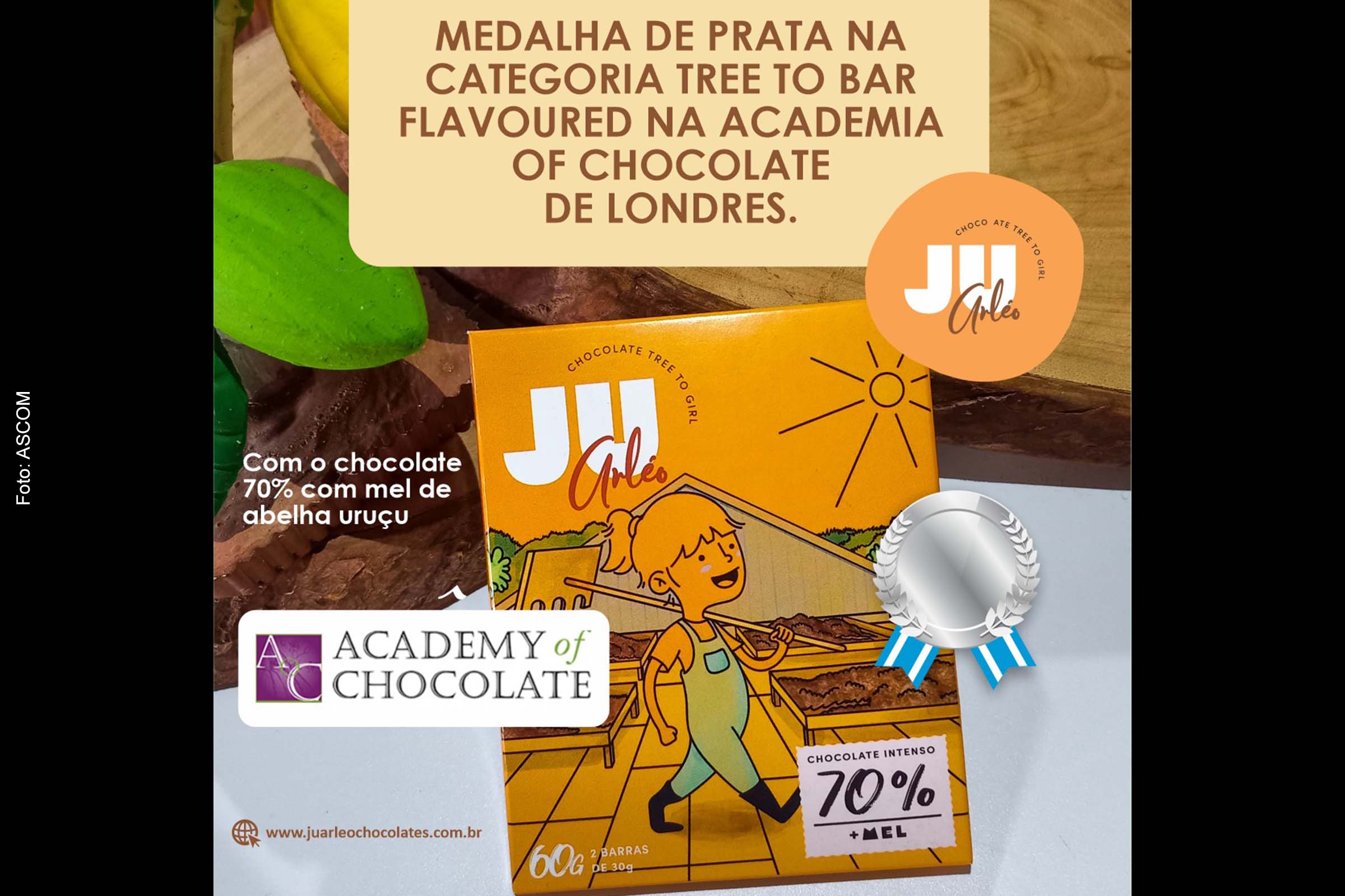 Card informa que marca de chocolate Ju Arléo foi medalha de prata na premiação da Academy of Chocolate.