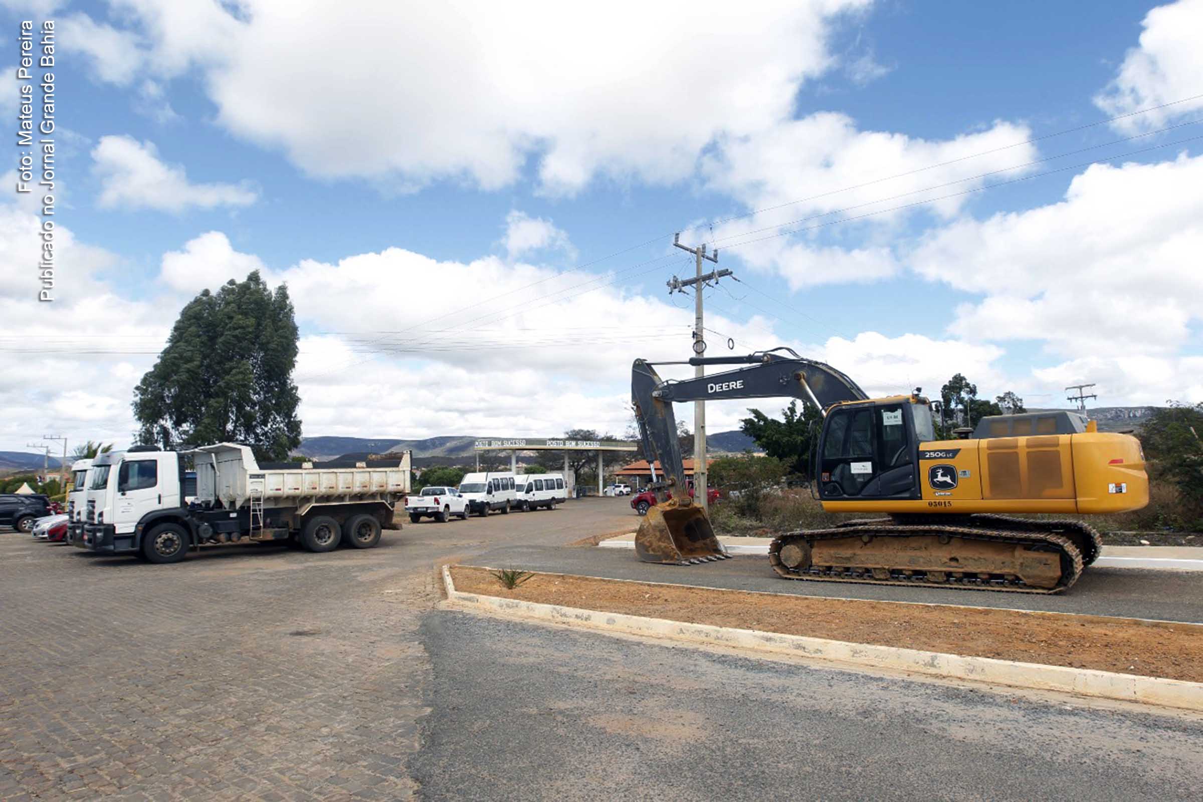 Governo Rui Costa autoriza obras nas áreas de infraestrutura, saúde, abastecimento d'água e entrega equipamentos em Ibitiara.