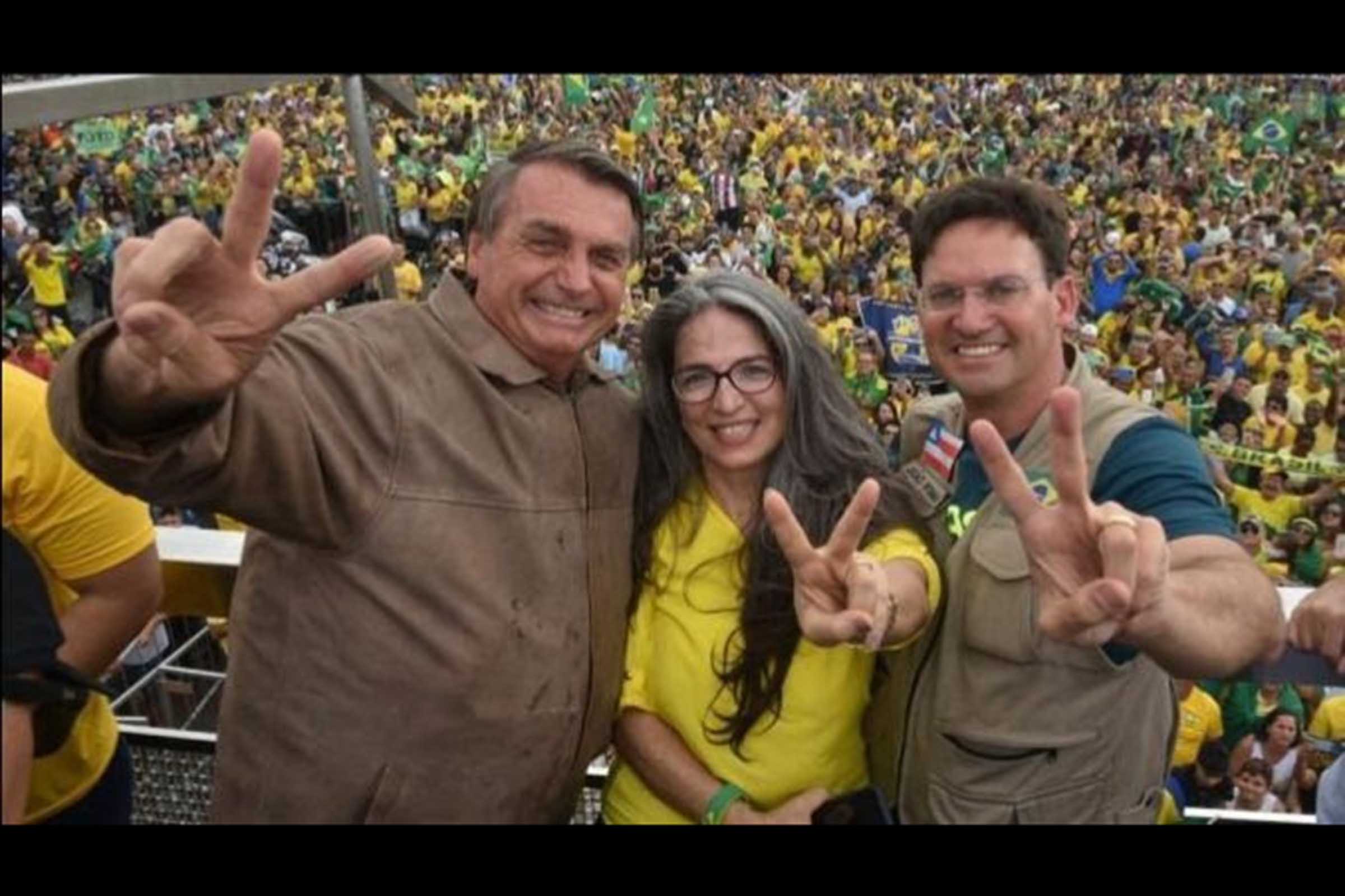 Jair Bolsonaro, Raíssa Soares e João Roma.