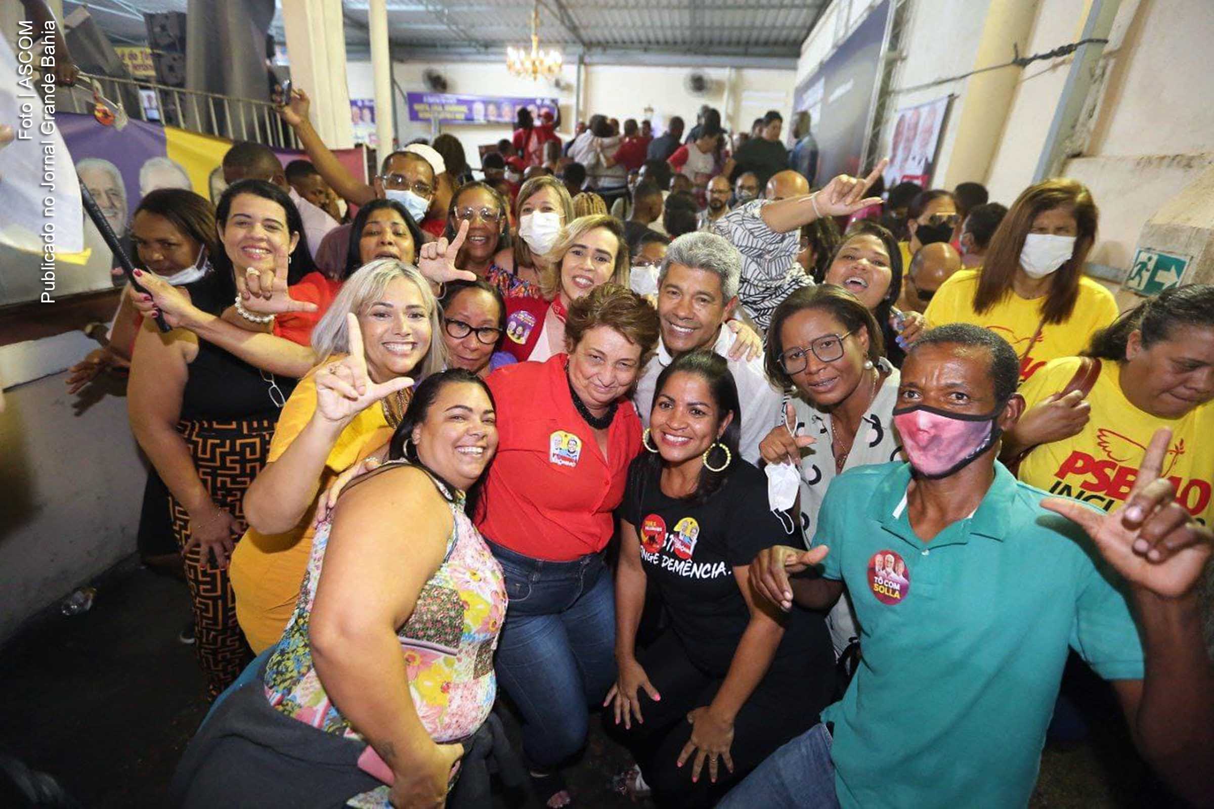 Jerônimo Rodrigues recebe apoio de membros da comunidade de Salvador.