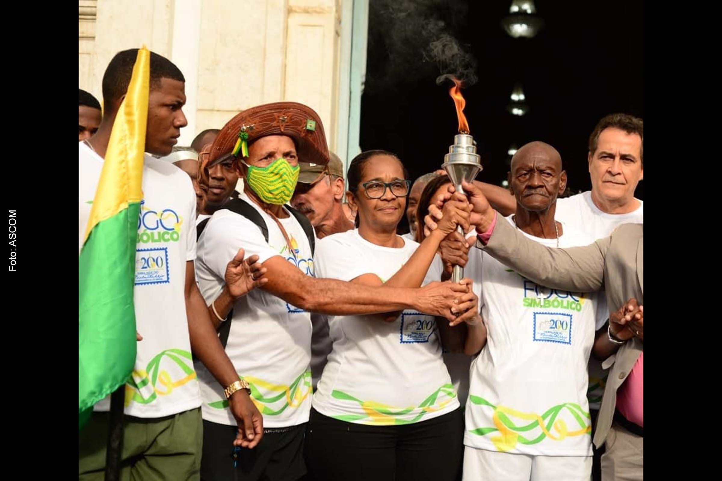Saída do Fogo Simbólico de Cachoeira com destino a Saubara deu início as comemorações do 2 de Julho.