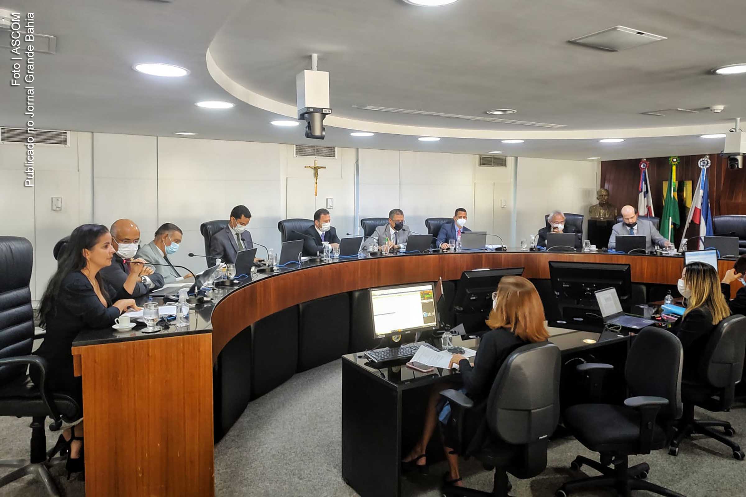 TCE Bahia concede liminar e suspende efeitos de pregão da Agerba para operação de ônibus elétricos em Salvador