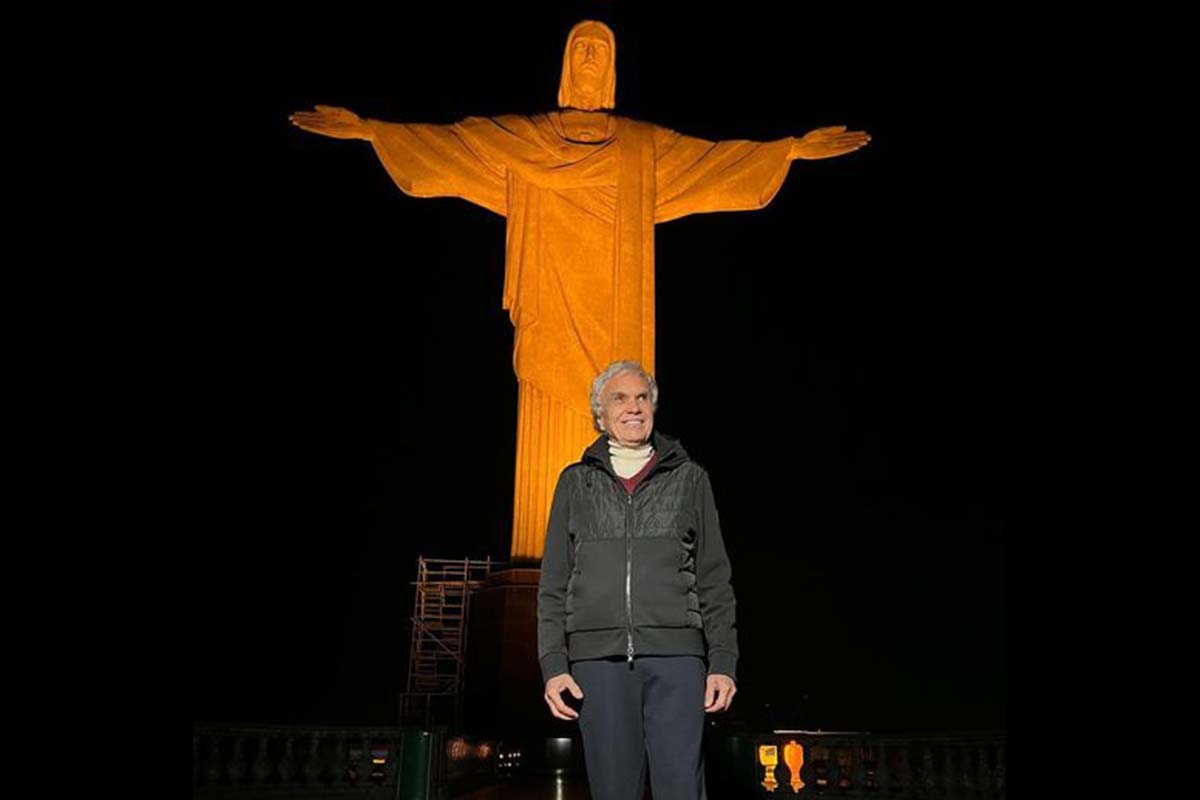 Completou idade nova, ontem, o cirurgião plástico feirense Volney Pitombo, que foi bastante festejado.