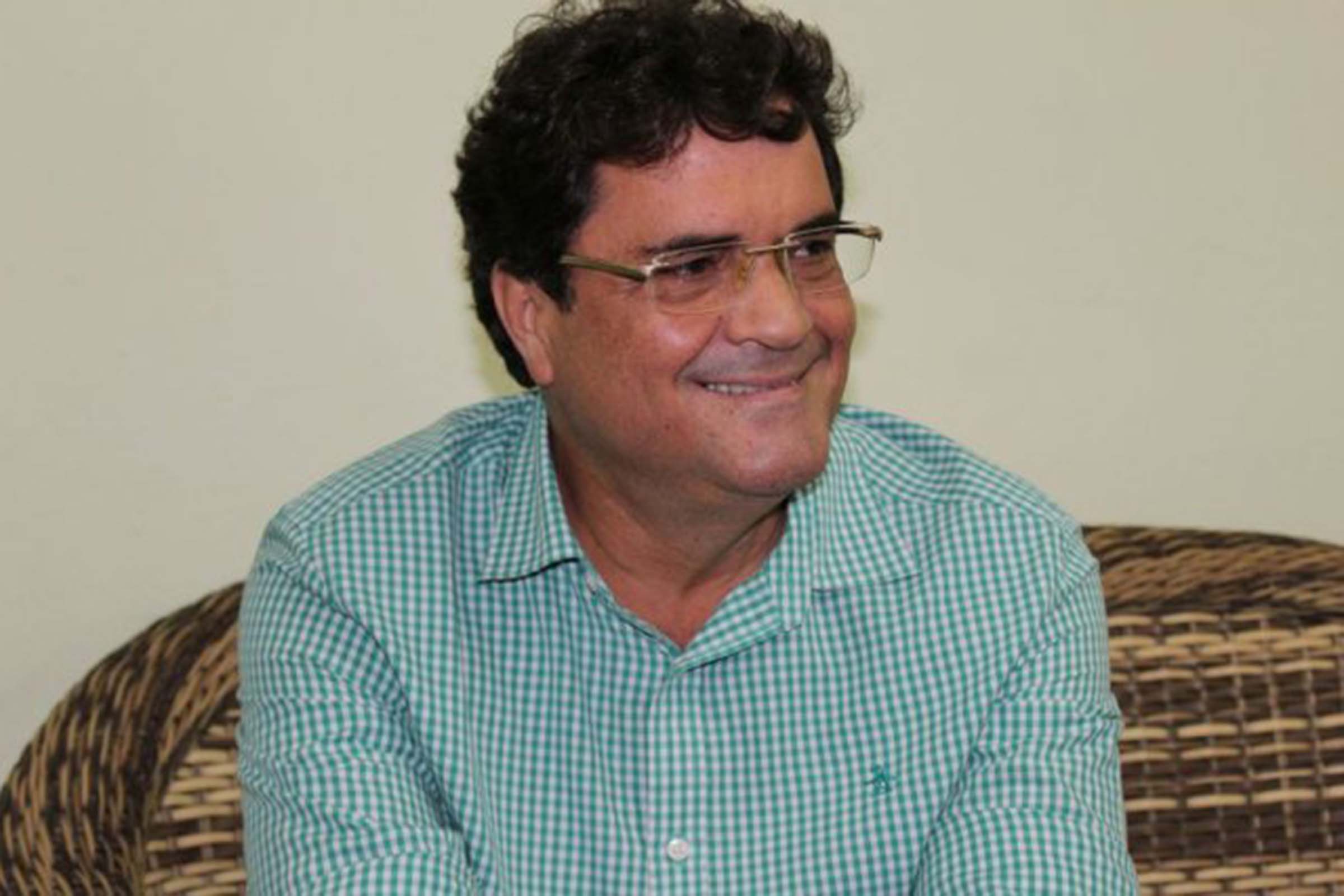 O deputado estadual Angelo Almeida inaugura comitê homenageando o saudoso restaurateur e chef Zequinha.