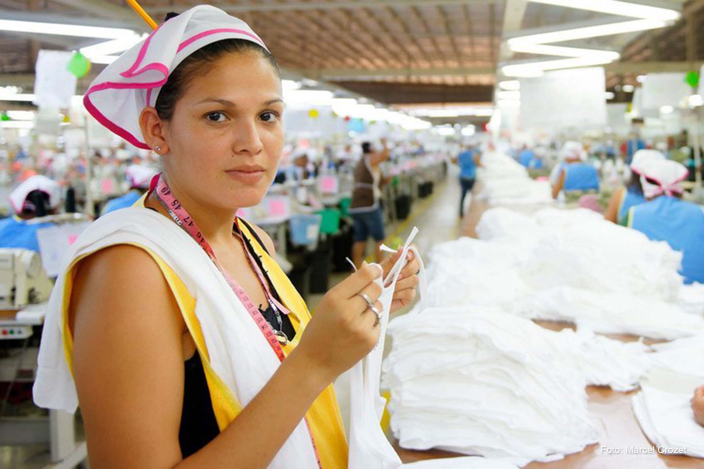 Taxa de desemprego feminino caiu 2,1 pontos percentuais no mesmo período, de 12,1% para 10,0%.