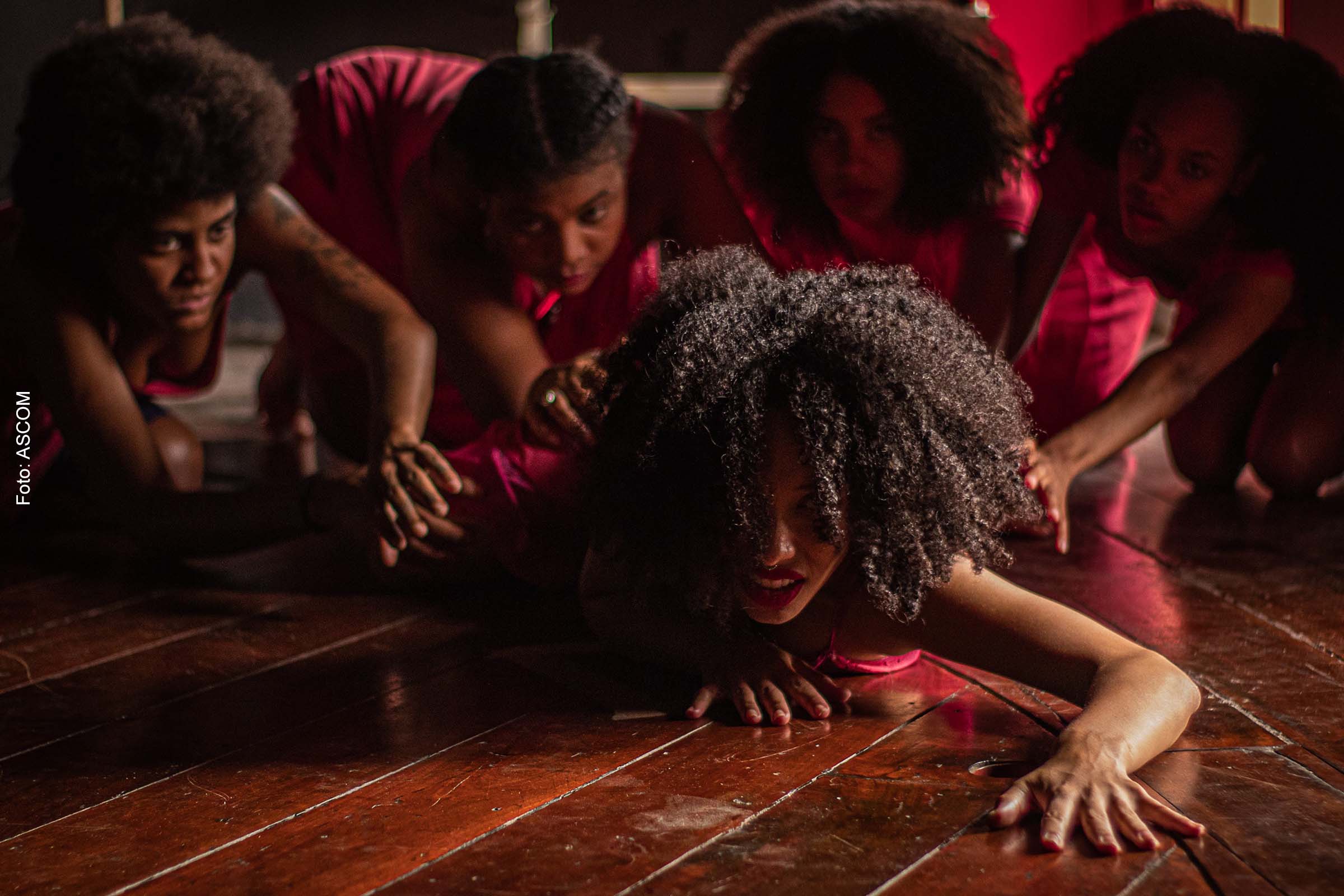 Espetáculo ‘Memórias Povoadas’ é dirigido por Cássia Valle, com co-direção e direção musical de Cell Dantas e Rafa Martins na assistência de direção.