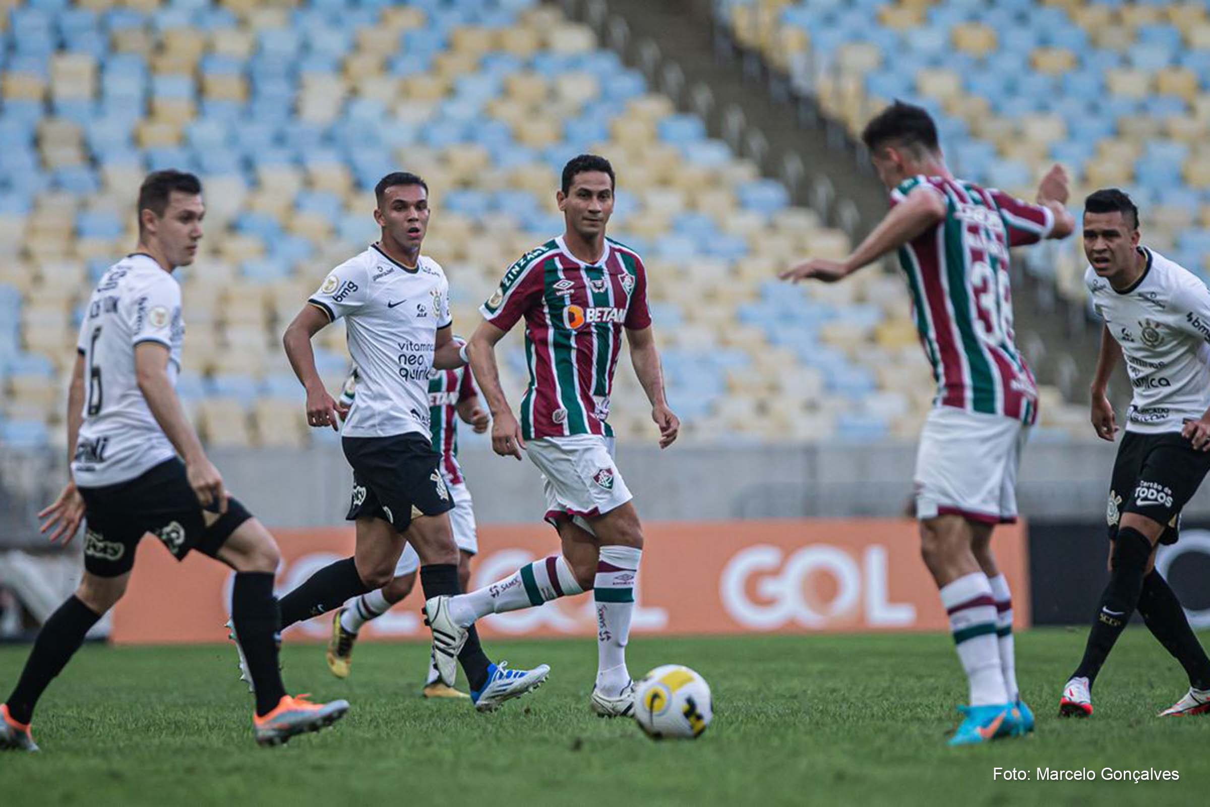 Confronto entre Fluminense e Corinthians abrirá a próxima fase da competição nacional.