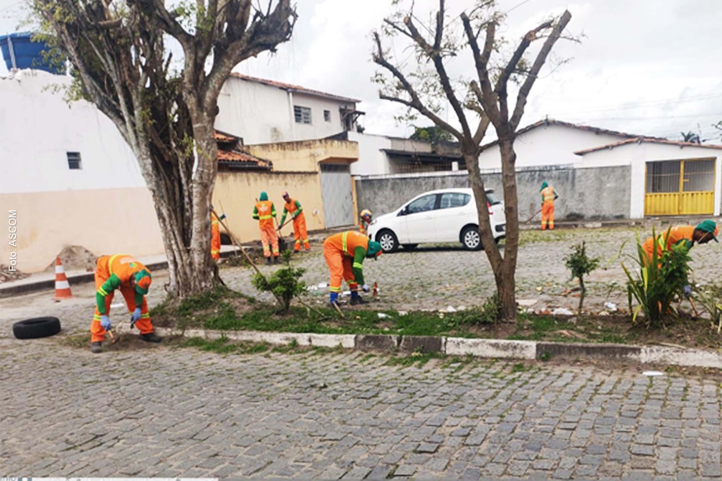 Secretaria Municipal de Serviços Públicos (SESP) intensificou os trabalhos de capinação, roçagem e coleta de resíduos sólidos em alguns bairros e avenidas da cidade.