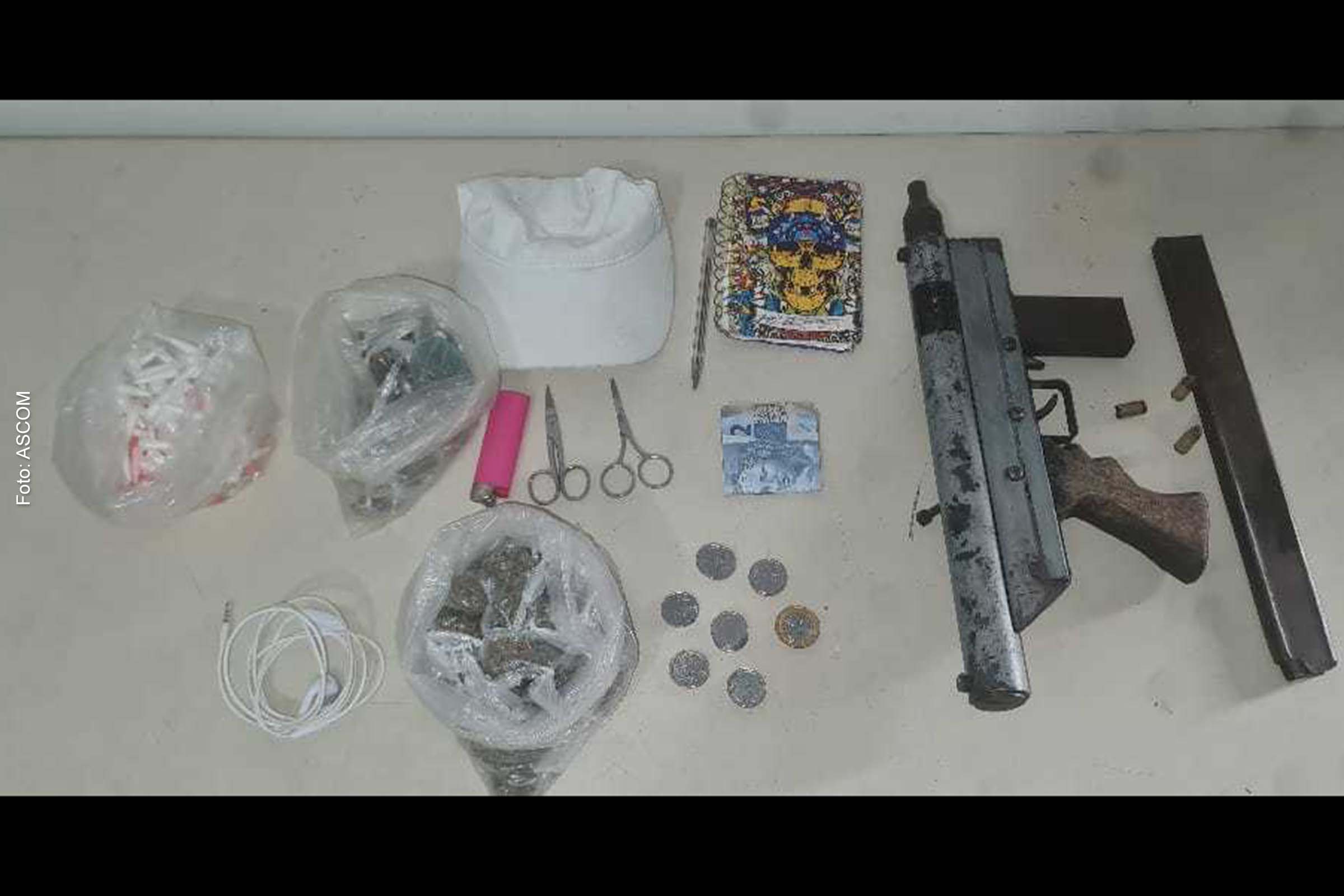 Armamento foi localizado pelos PMs, após informe do Cicom sobre homens armados no bairro de Pirajá.
