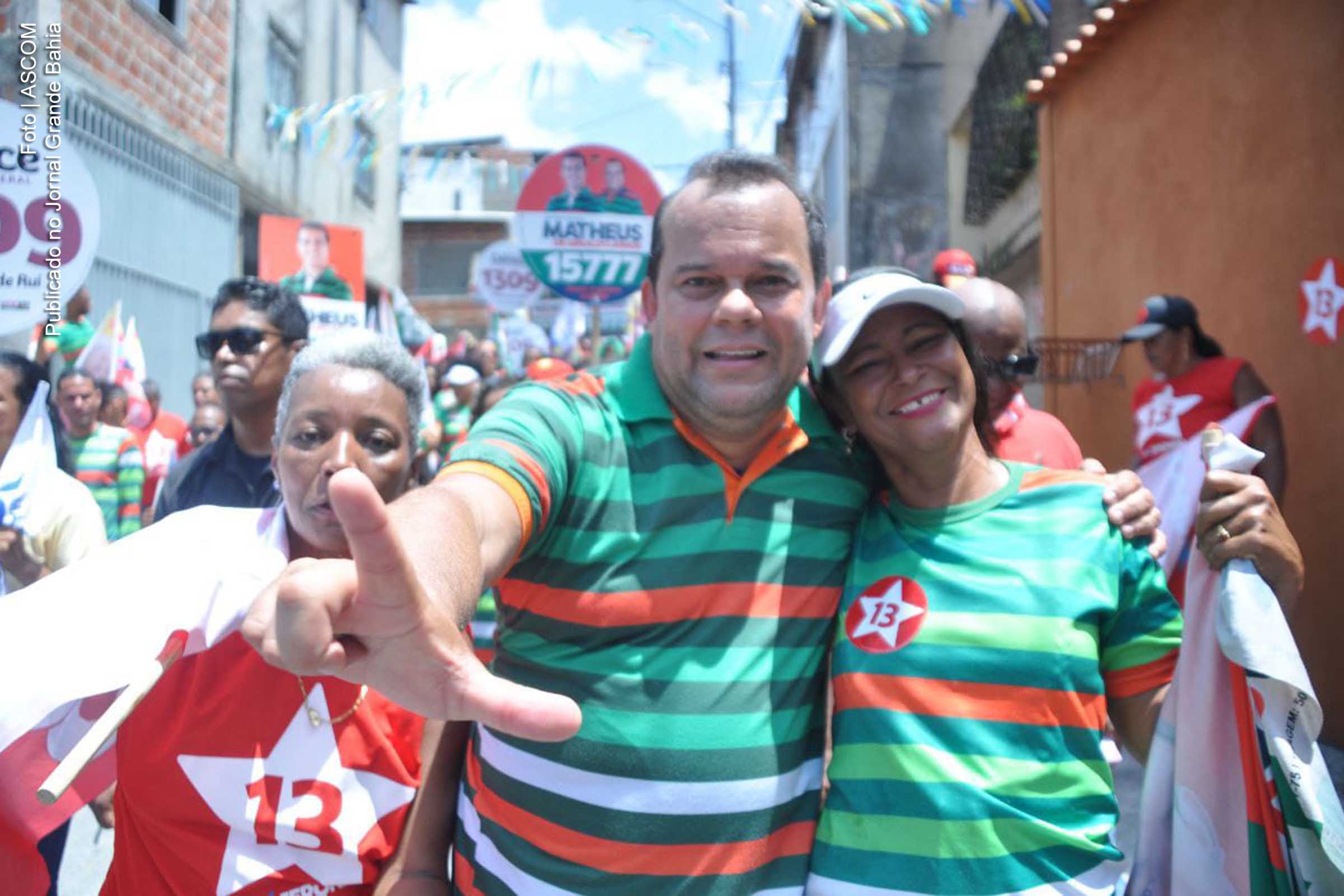 Geraldo Júnior participa de Caminhada do 13 em Salvador.