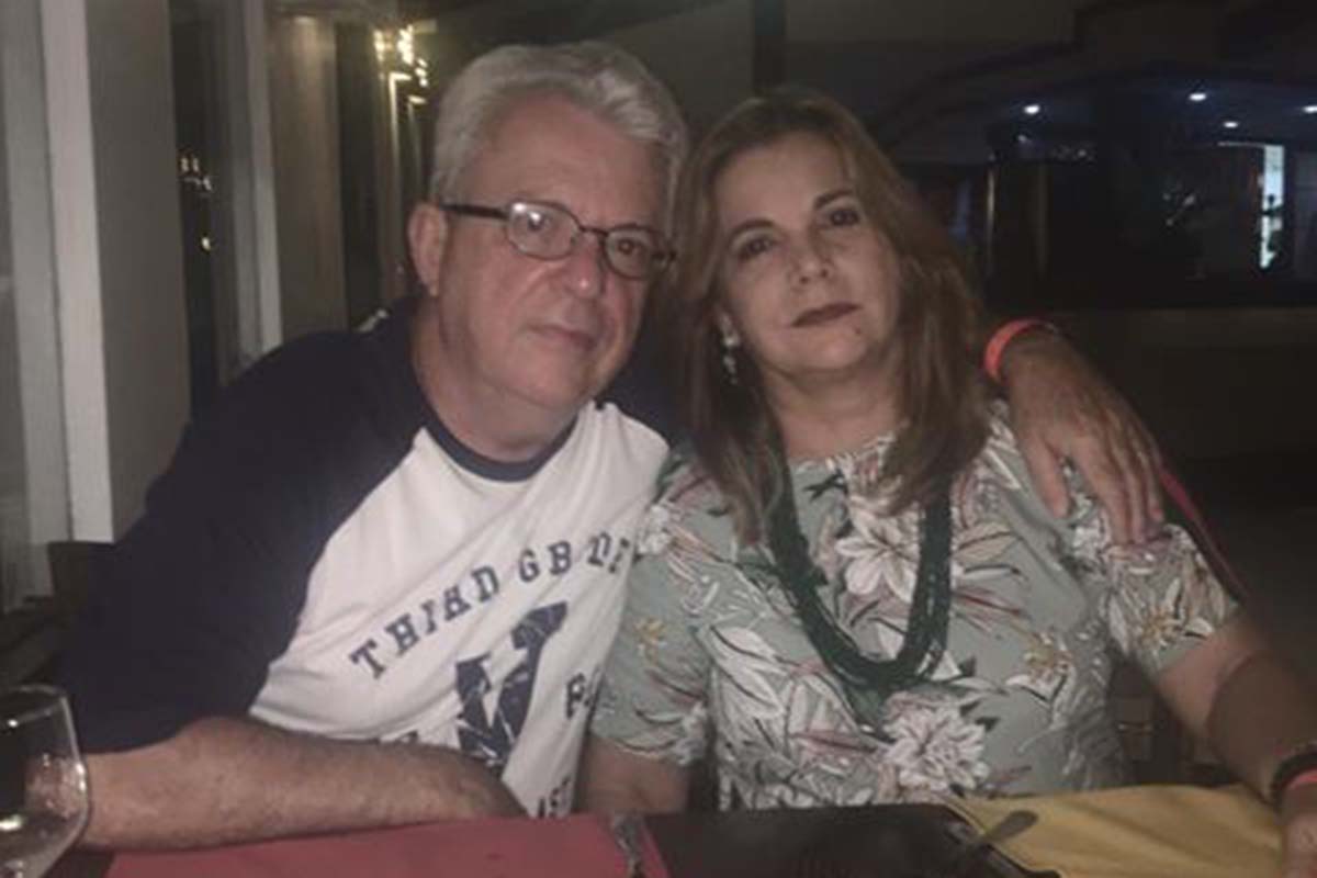A aniversariante do final de semana Katia Silvana Falcão Silva ladeada pelo marido Lula Silva.