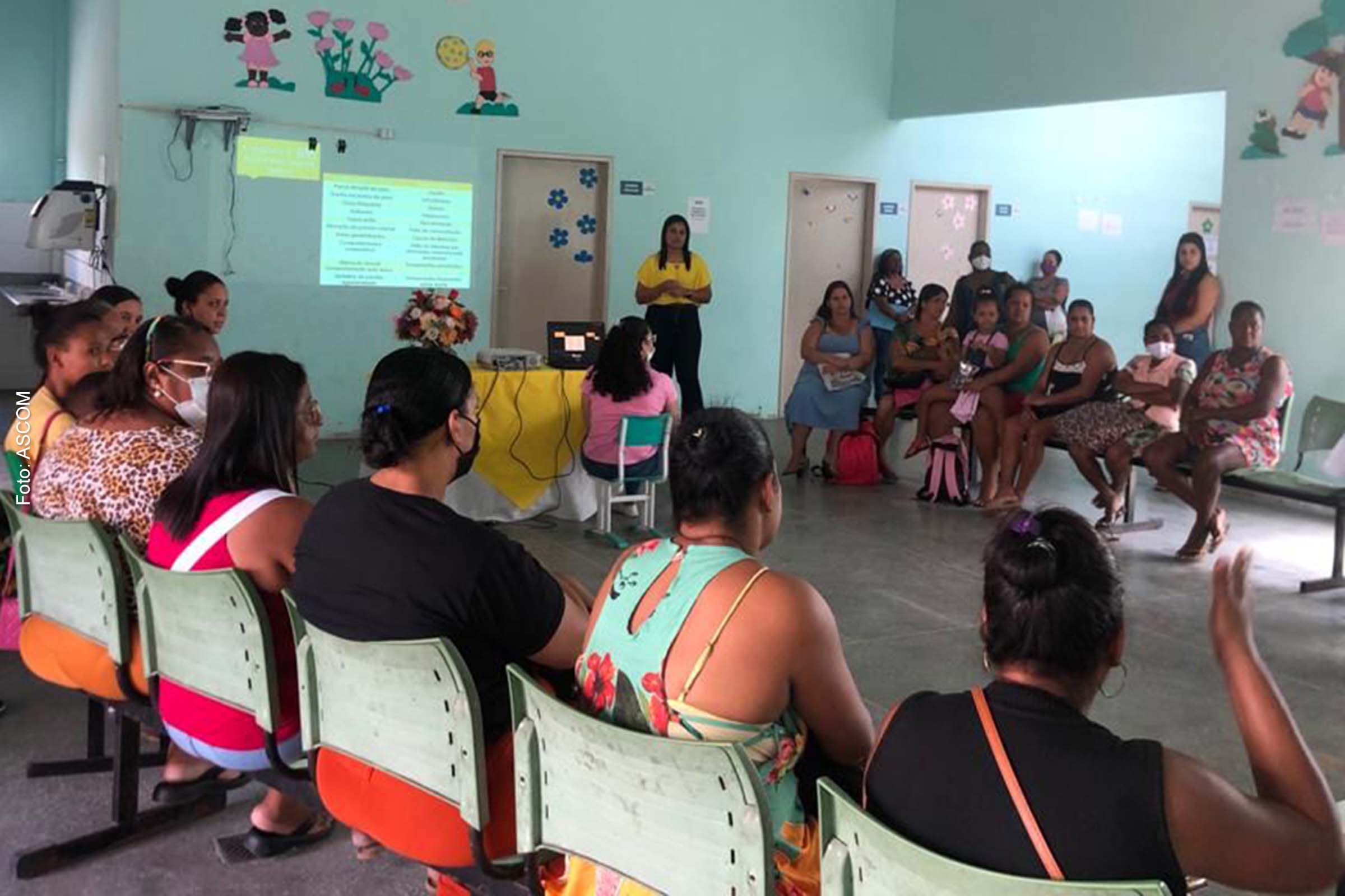 Durante o encontro feito na própria unidade, foram prestadas orientações sobre como reconhecer o comportamento suicida e o que fazer após detectar que o filho precisa de ajuda.
