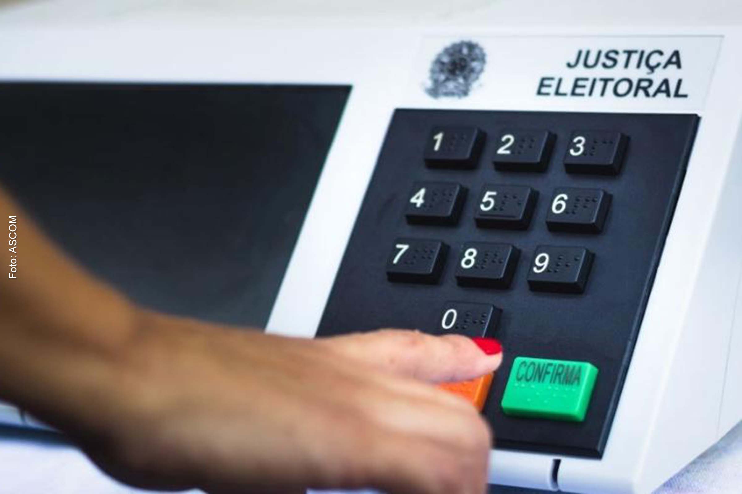 O voto é facultativo, ou seja, não obrigatório, para jovens com 16 e 17 anos, idosos com mais de 70 anos e pessoas analfabetas.