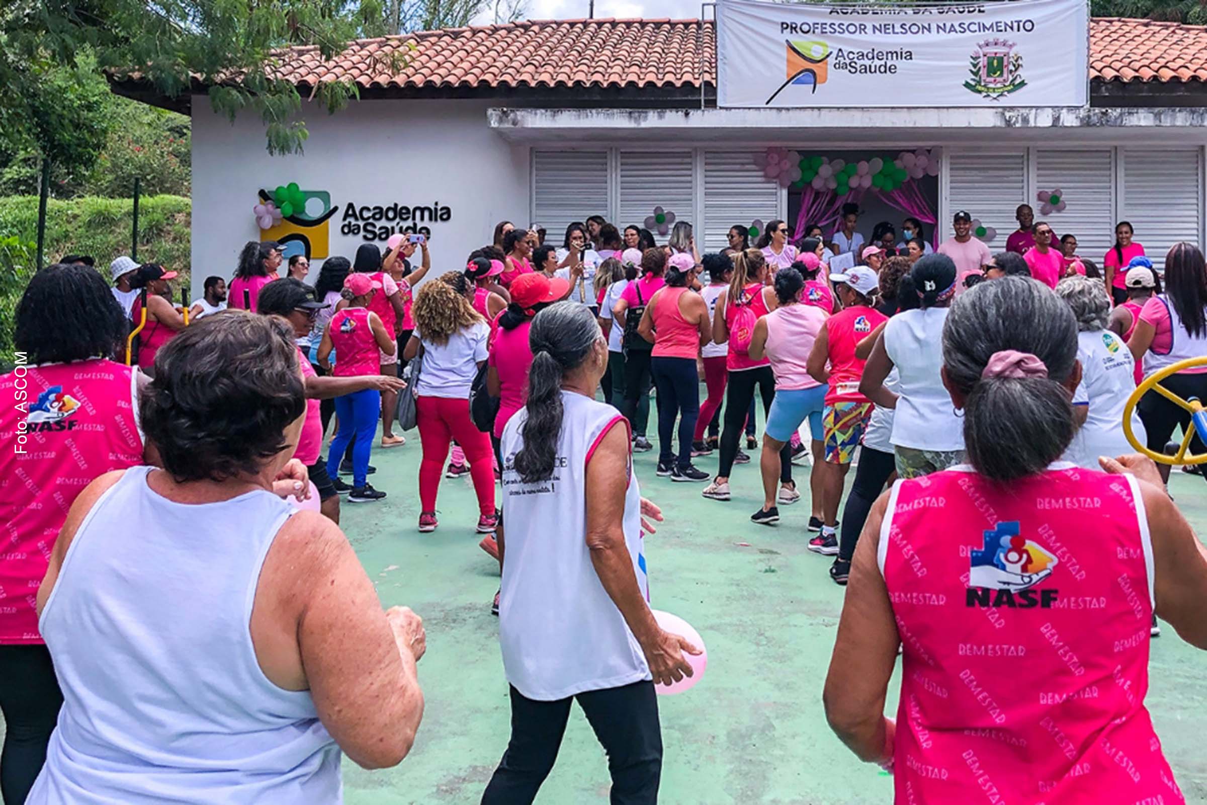 Além do atendimento clínico, o público teve acesso a Yoga, Tai Chi Chuan, pilates, auriculoterapia, ventosa, aromaterapia, massagem e consultoria em beleza.