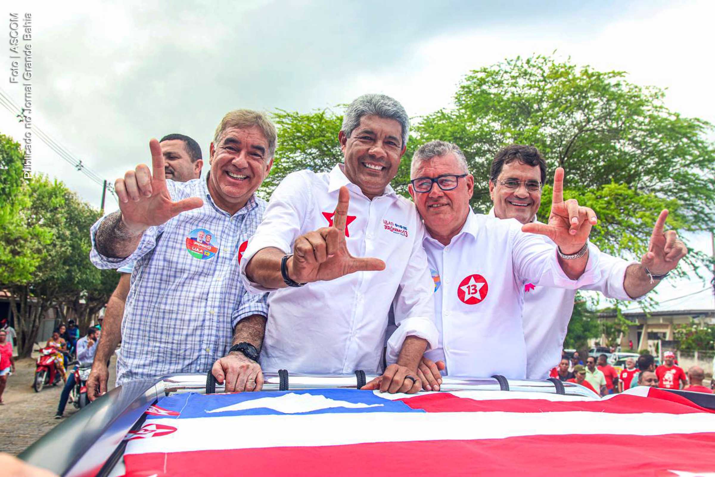 Deputado federal Zé Neto, Jerônimo Rodrigues, candidato ao governo da Bahia; Derivaldo Pinto, prefeito de Irará e Angelo Almeida, deputado estadual.