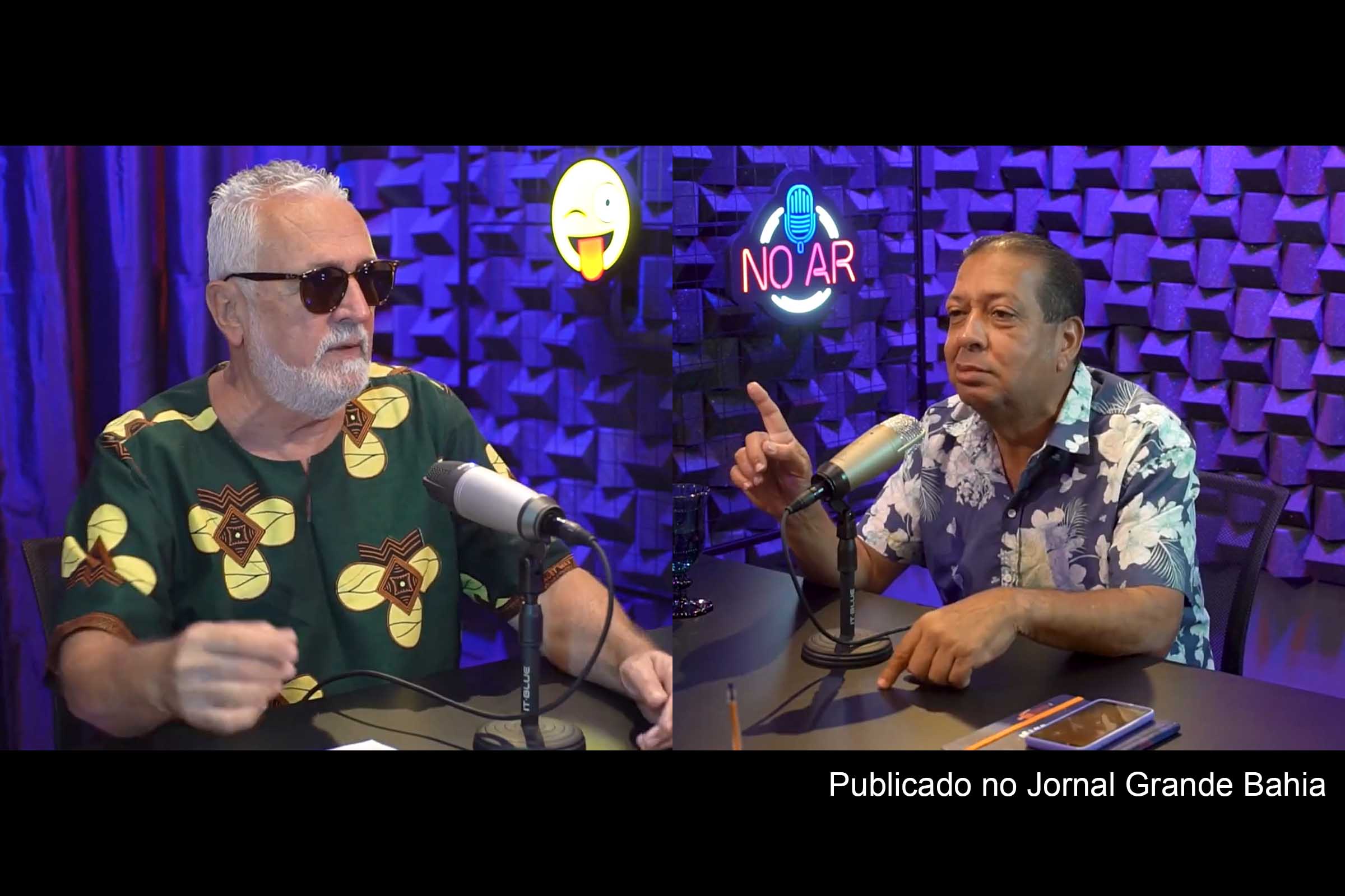 Jornalista Edson Borges e o radialista Edilson Veloso durante apresentação do programa ‘Farinha no Saco’.