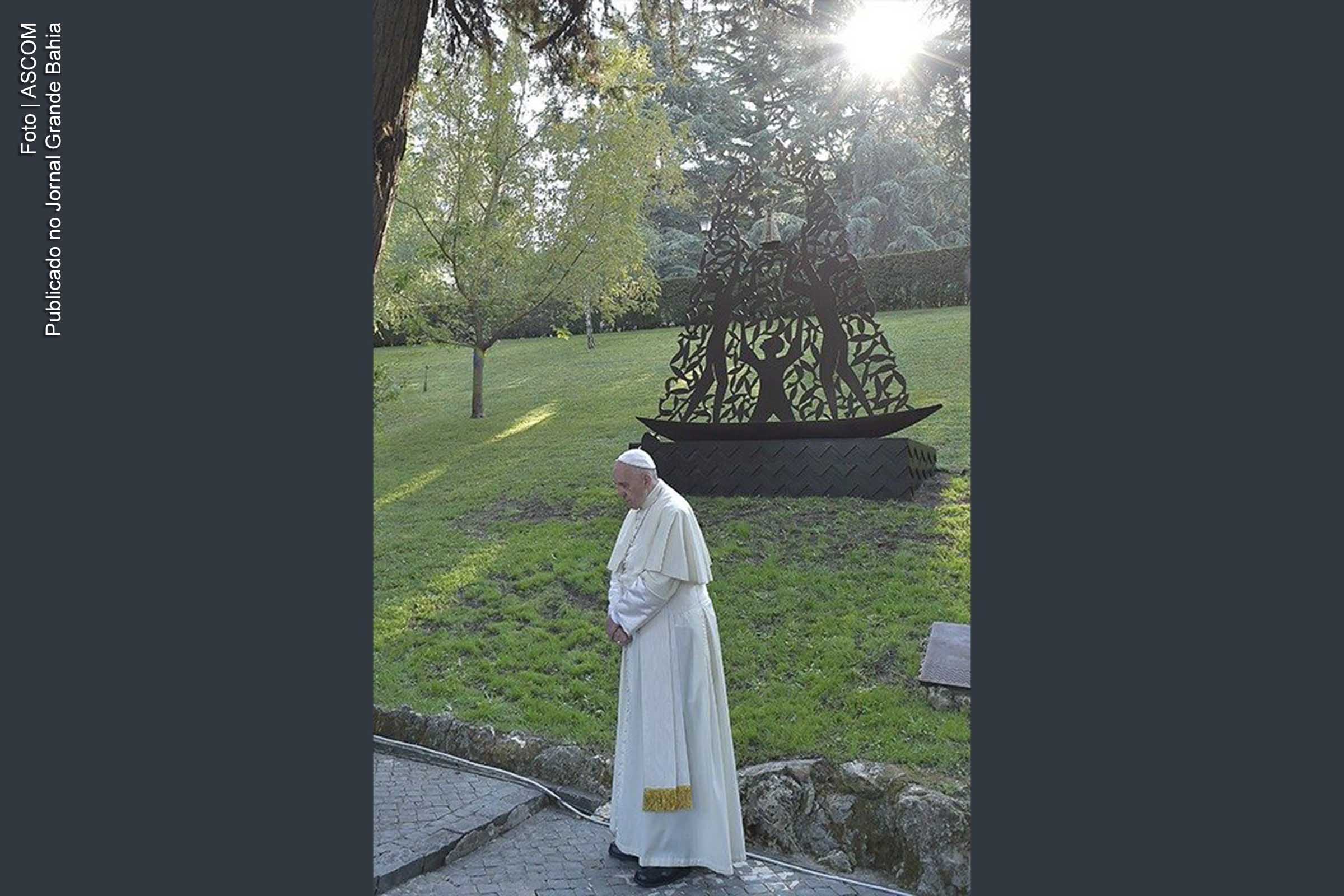 Papa Francisco inaugura imagem de Nossa Senhora Aparecida.