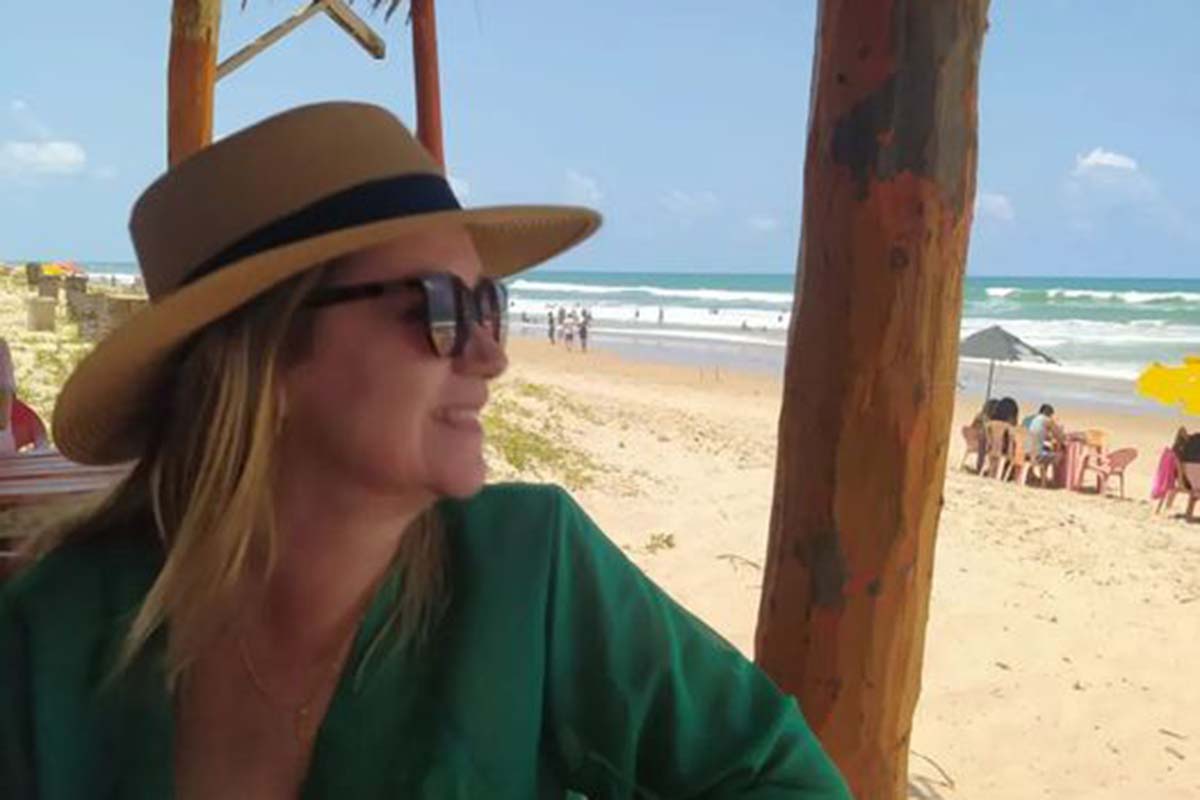 Estará aniversariando nesta sexta feira, a querida figura da sociedade feirense, Rita Lemos.