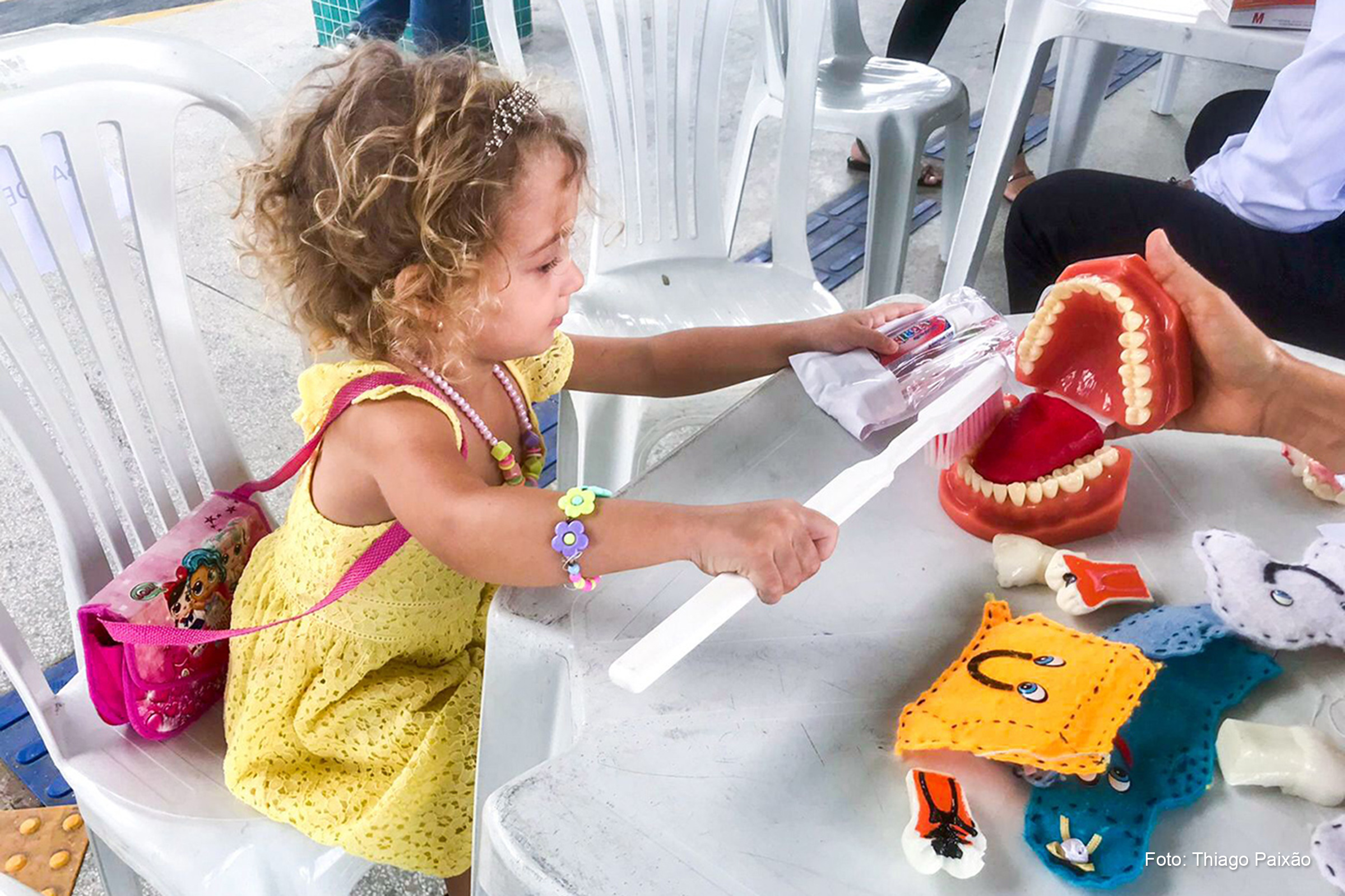 Especialista em saúde bucal recomenda que o momento indicado para uma criança fazer a avaliação odontológica é antes do surgimento do primeiro dente ou entre seis e sete meses de idade.