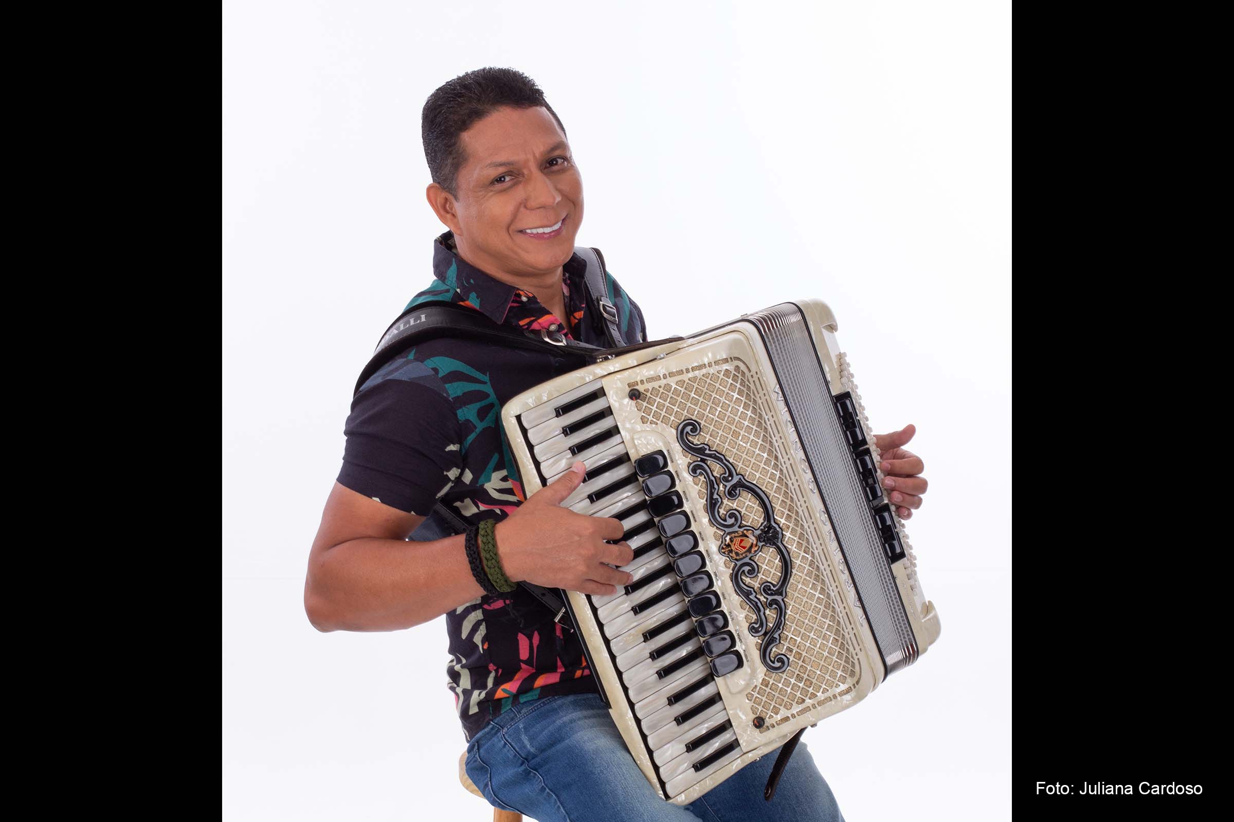 Targino Gondim concorre mais uma vez na categoria Melhor Álbum de Música de Raízes uma Língua Portuguesa com o Belo Chico.
