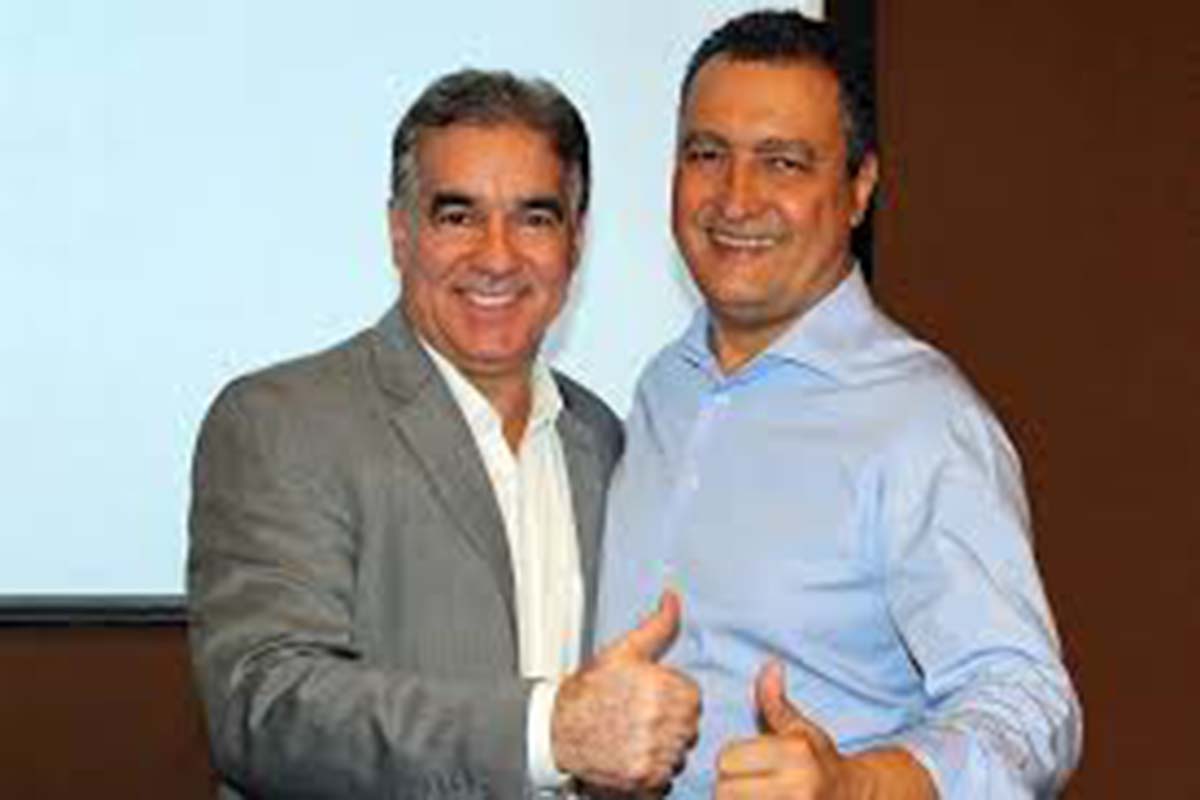 Neste primeiro turno das eleições, o deputado federal Zé Neto (PT), mostrou a sua excelente performance se reelegendo. No flash com o governador Rui Costa.