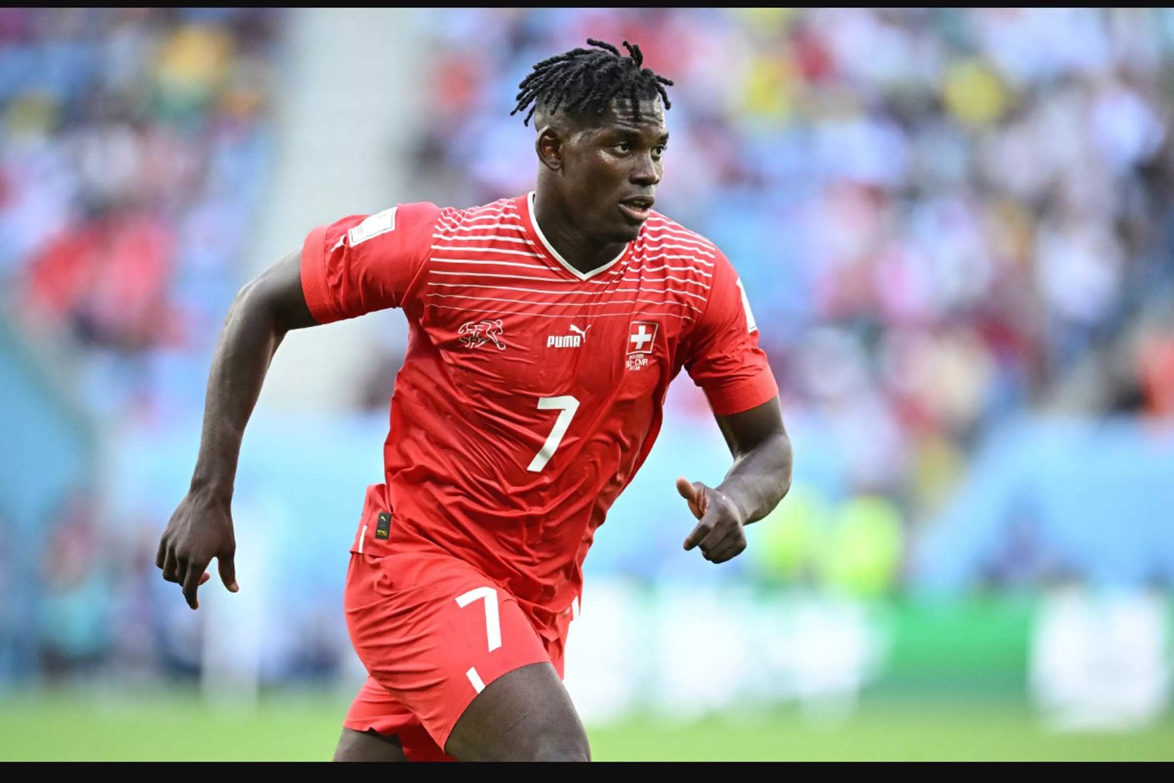 A emoção de Breel Embolo ao marcar contra o país em que nasceu