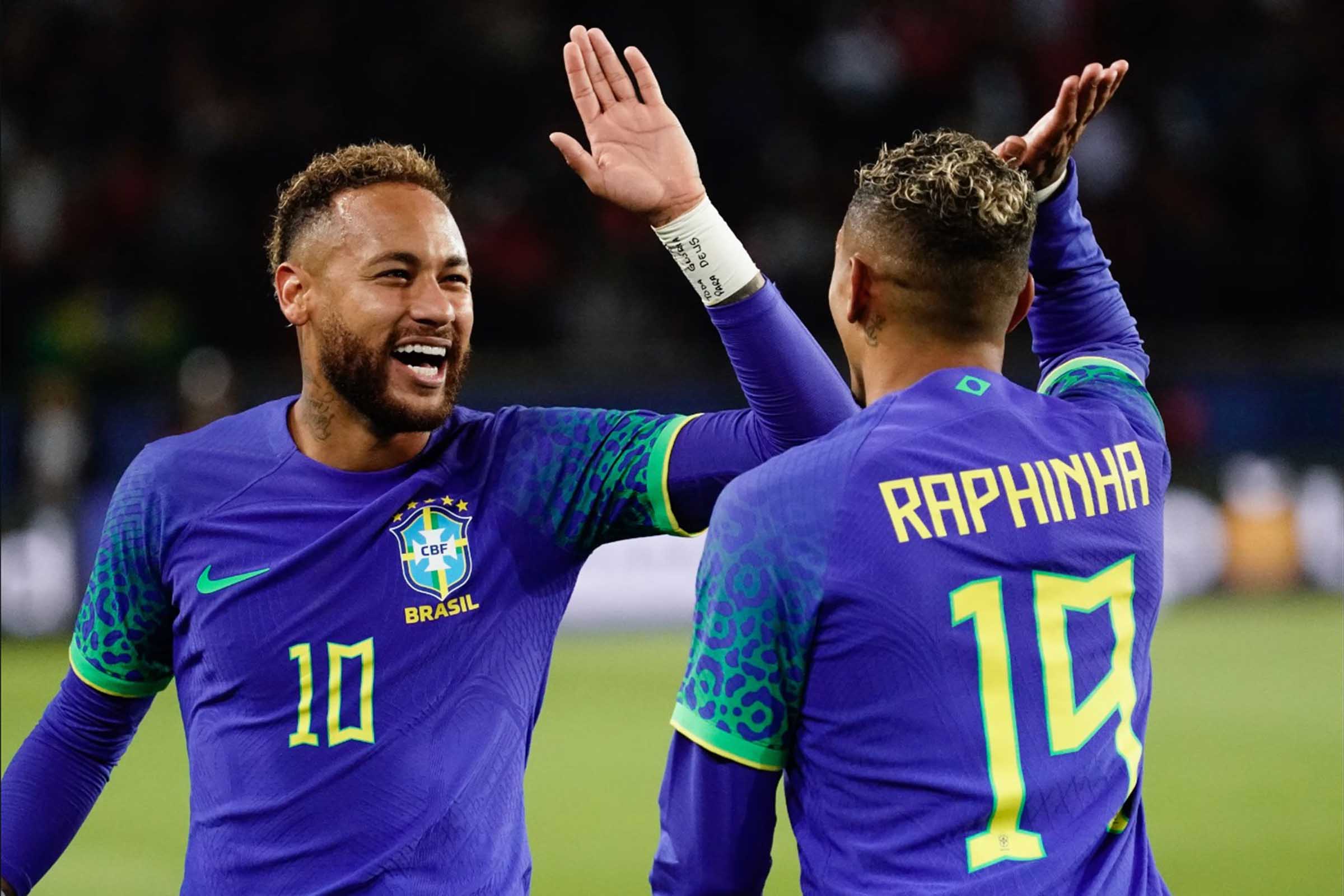 Camisa 10 da Seleção Brasileira na Copa Catar 2022, astro do Paris Saint-Germain, Neymar está a apenas dois gols de igualar recorde histórico do 'Rei do Futebol'.