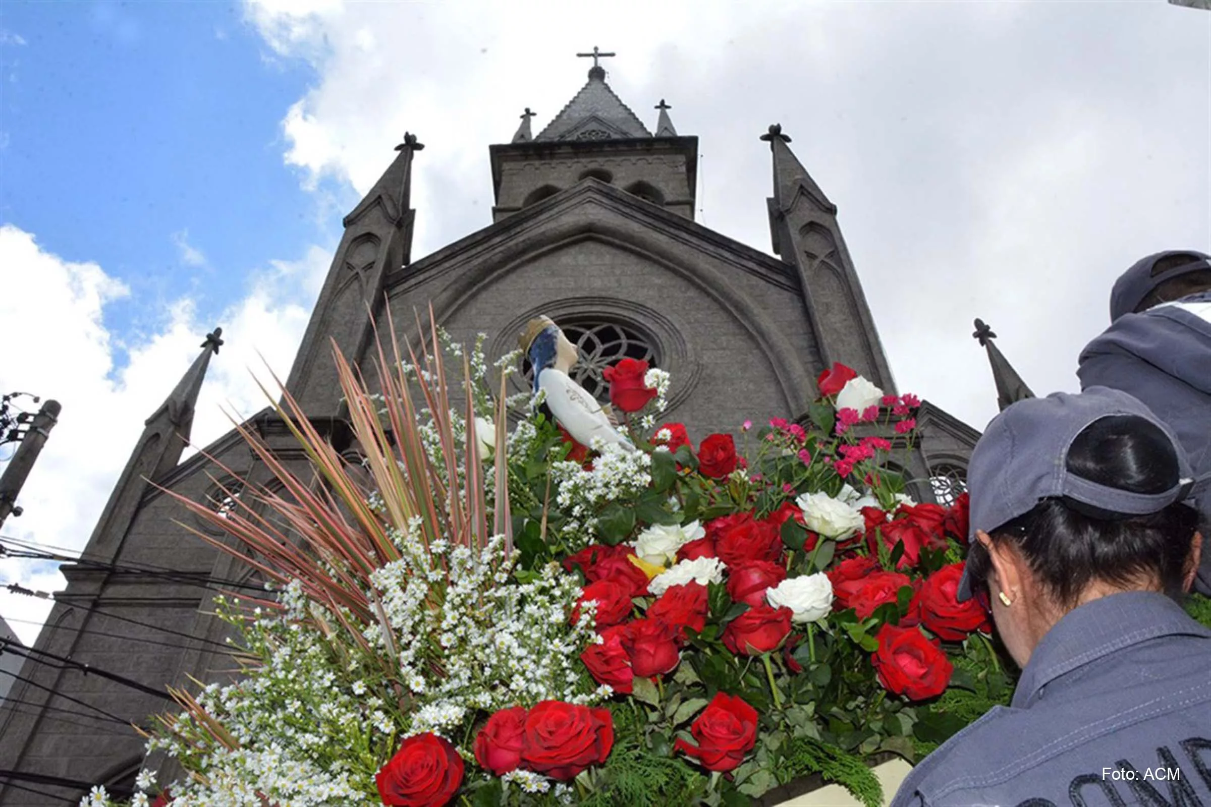 Haverá procissão da Paróquia Senhor dos Passos até o Centro de Abastecimento levando o andor de Santa Bárbara a partir das 8:30.