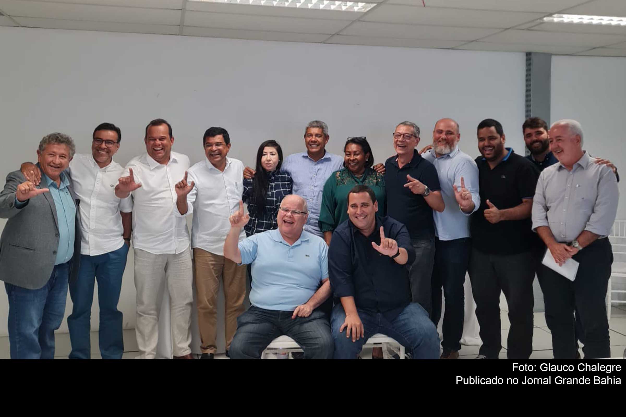 Governador eleito, Jerônimo Rodrigues, e seu vice, Geraldo Júnior, se reuniram com presidentes e dirigentes dos partidos aliados na manhã desta segunda-feira (07/11/2022), em Salvador.