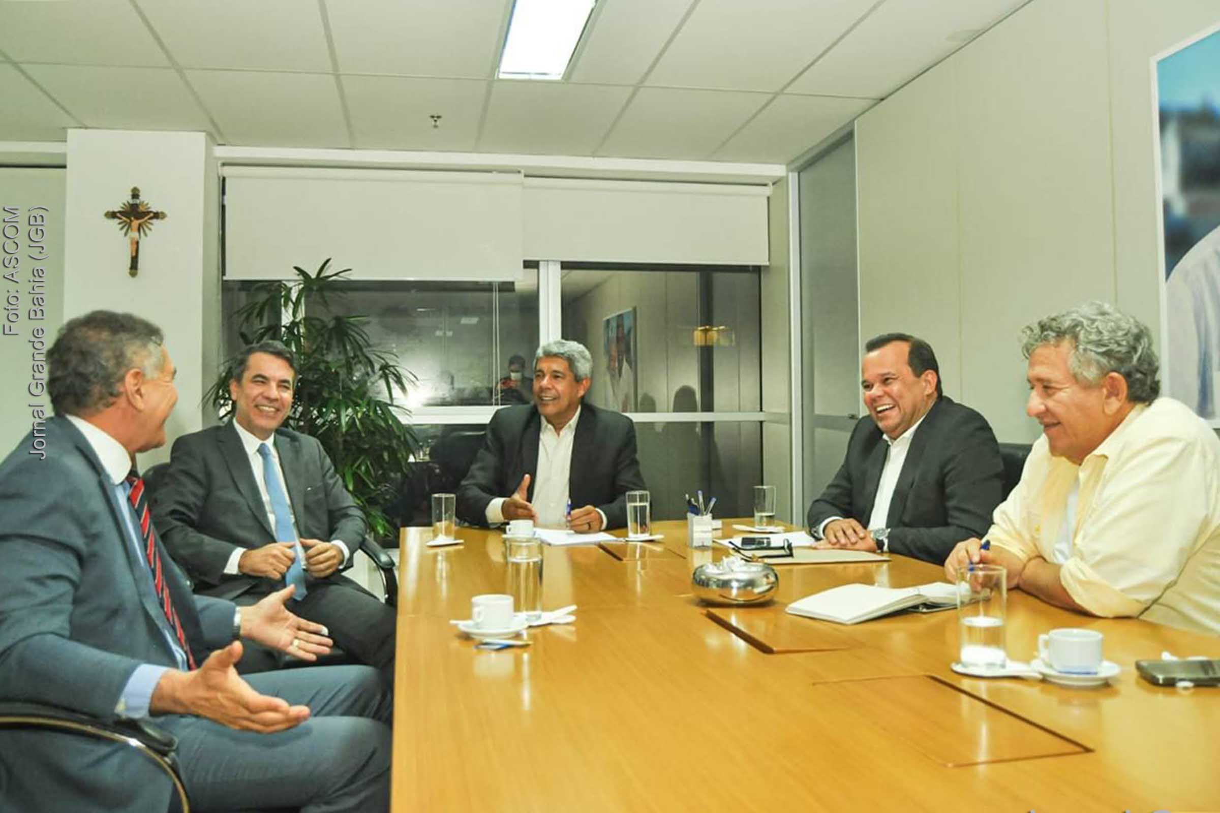 Governador eleito Jerônimo Rodrigues e vice-governador eleito Geraldo Júnior participam de encontro com membros do Tribunal de Contas dos Municípios da Bahia.