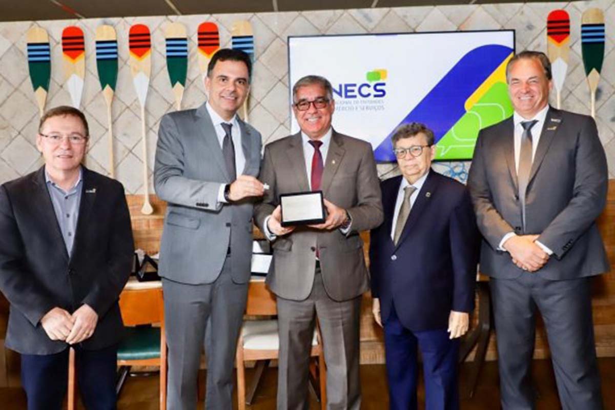 Deputado federal Zé Neto (PT) foi homenageado pelo Instituto Unecs, em Brasília, Distrito Federal, pelo seu compromisso e dedicação em trabalhar pelo comércio e serviços.