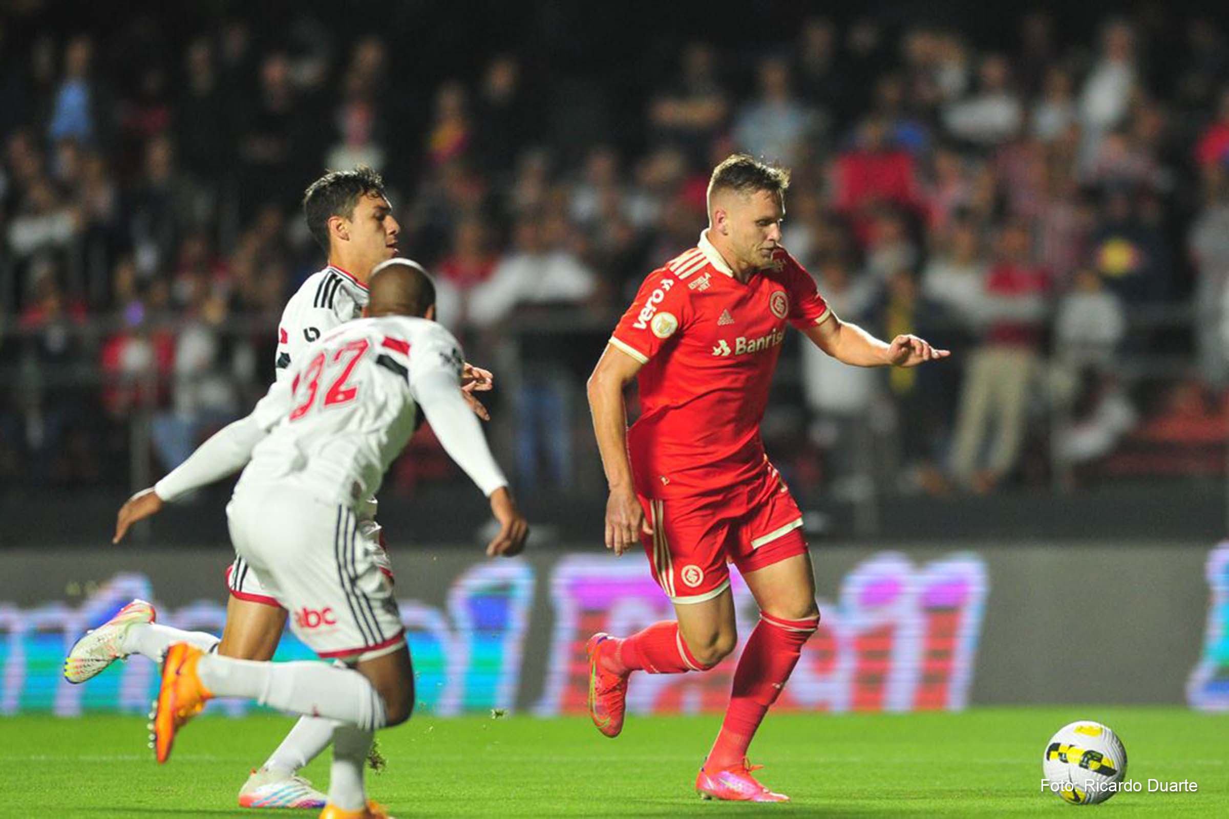 Em um jogo muito disputado, o Internacional garantiu a vitória aos 20 minutos do primeiro tempo, quando Maurício finalizou no gol de Felipe Alves.