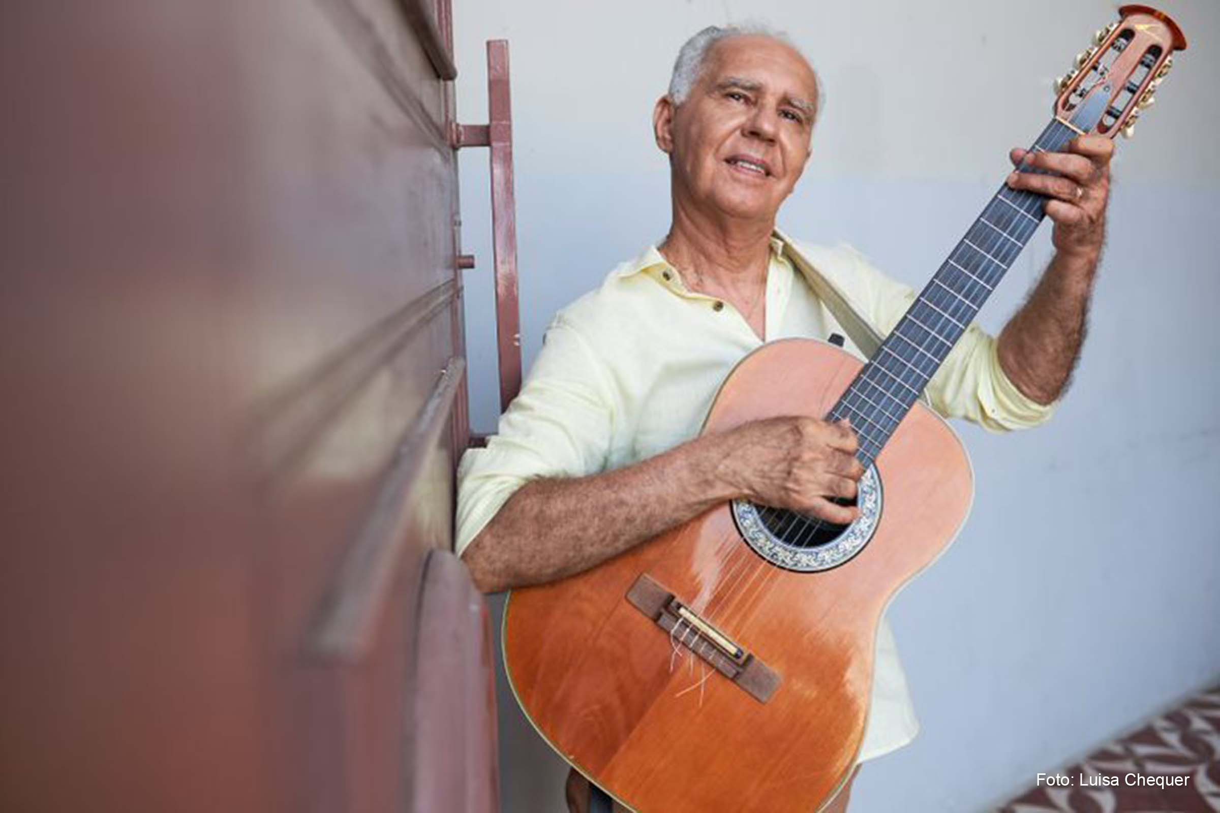 Jorge Martinho faz reflexões culturais e apresenta temas místicos em seu trabalho, que tem como principal influência os ritmos tradicionais da cultura baiana.