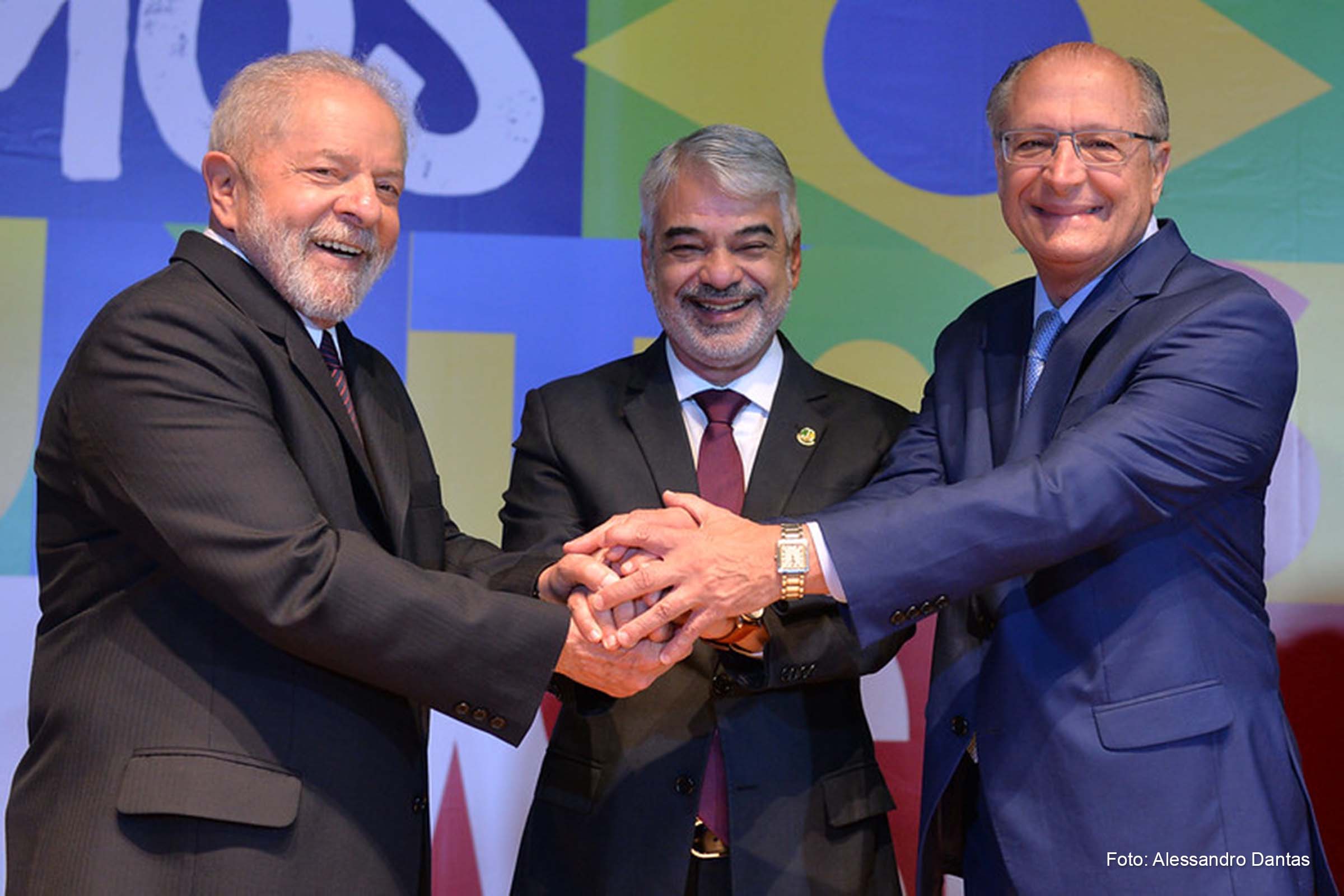 Senador vai participar da coordenação temática na área até a posse do presidente eleito Lula.
