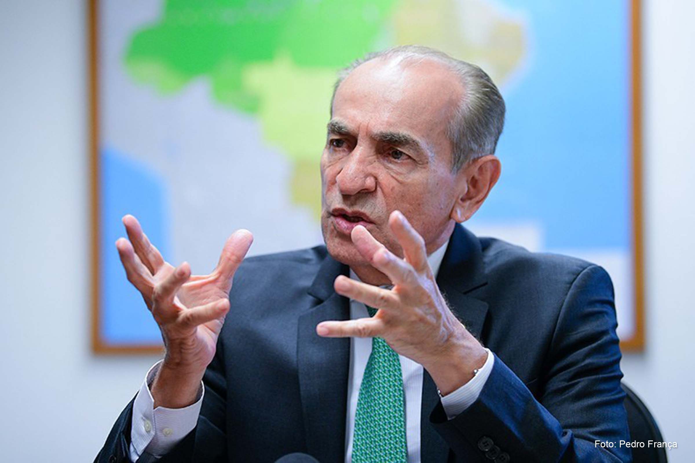 PEC que retira Bolsa Família do teto de gastos recebe 28 assinaturas e vai à CCJ do Senado; Proposta foi liderada pelo Governo de Transição de Lula