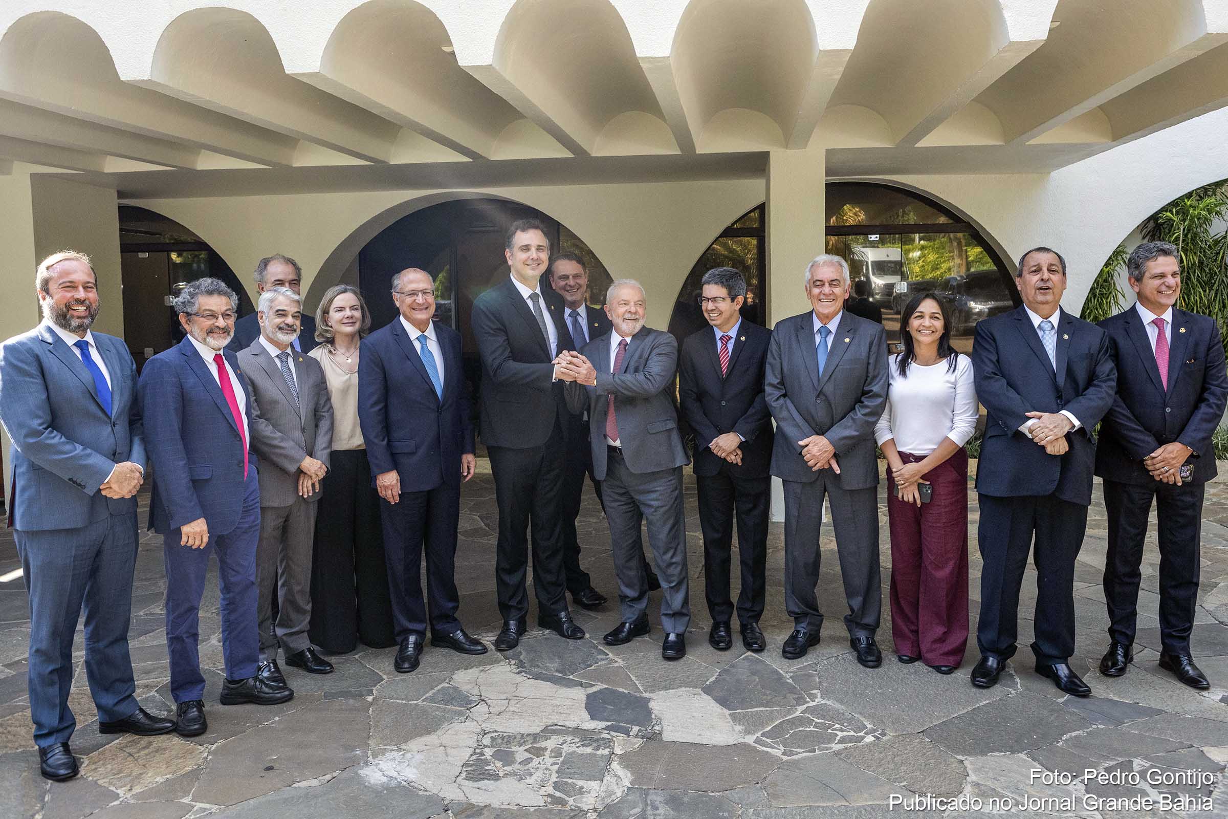 Senador Rodrigo Pacheco (PSD-MG) e o presidente eleito Luiz Inácio Lula da Silva (PT)