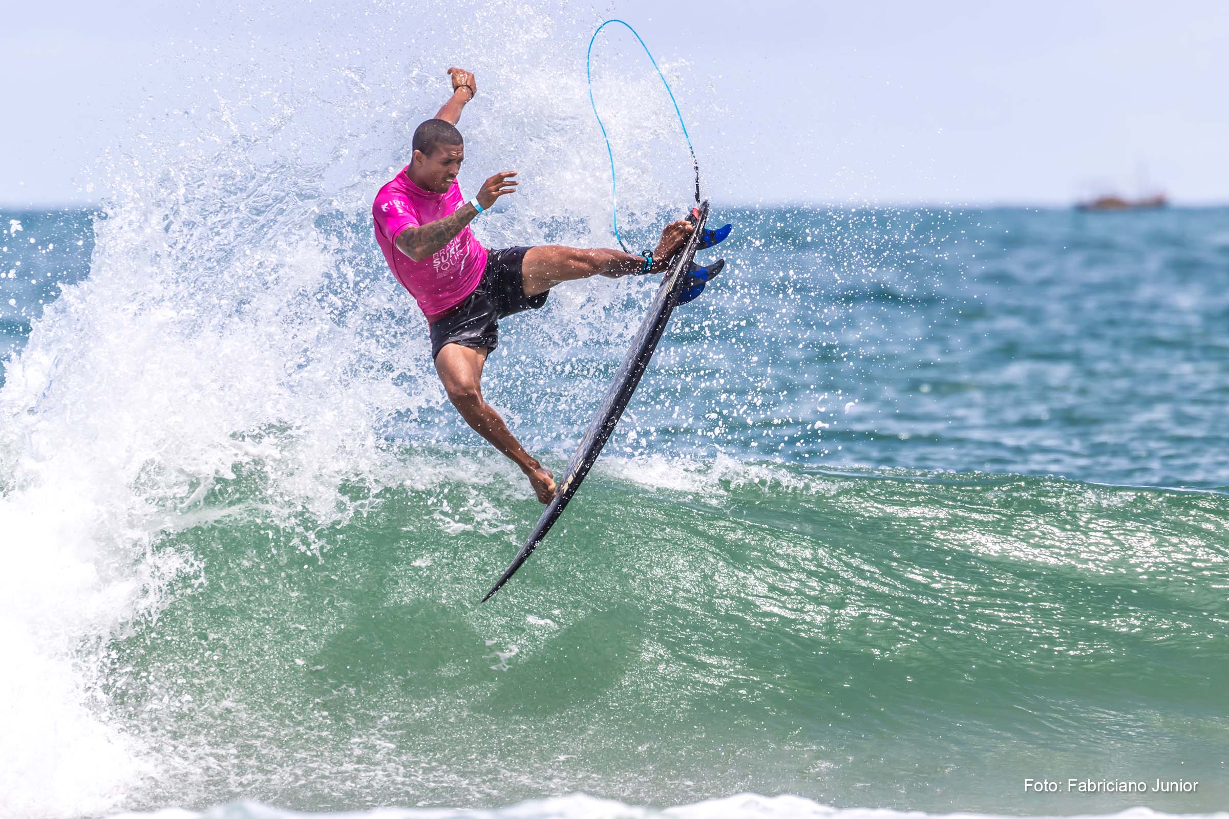 Foram disputadas as 16 baterias masculinas do primeiro round.