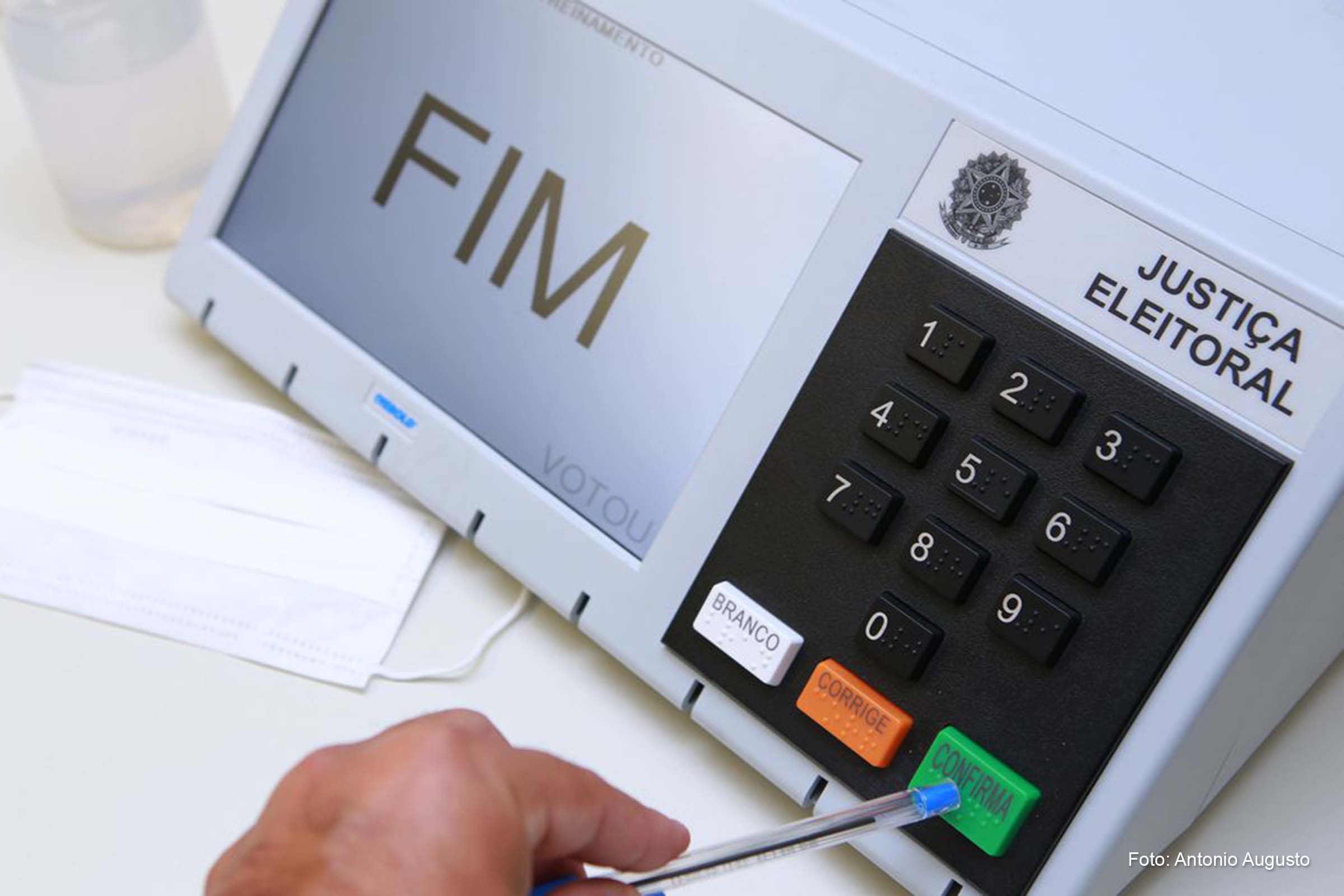 As eleições suplementares ocorrem quando há a anulação de mais da metade dos votos concedidos ao candidato.