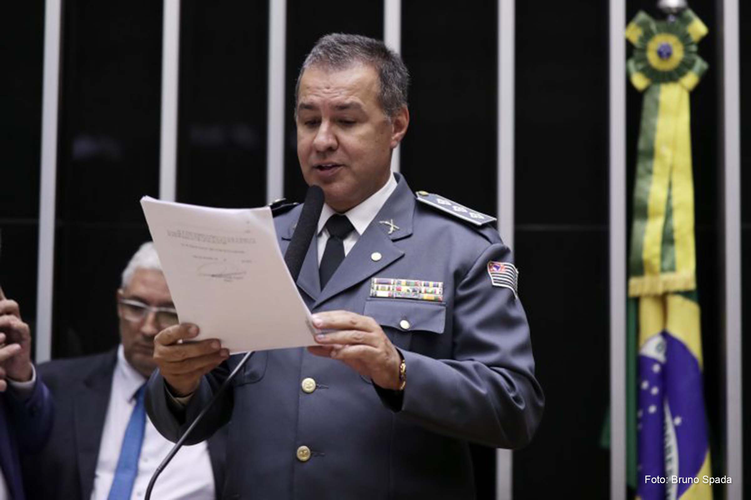 Texto aprovado é um substitutivo do relator, deputado Capitão Augusto (PL-SP), para o Projeto de Lei 4363/01, do Poder Executivo.