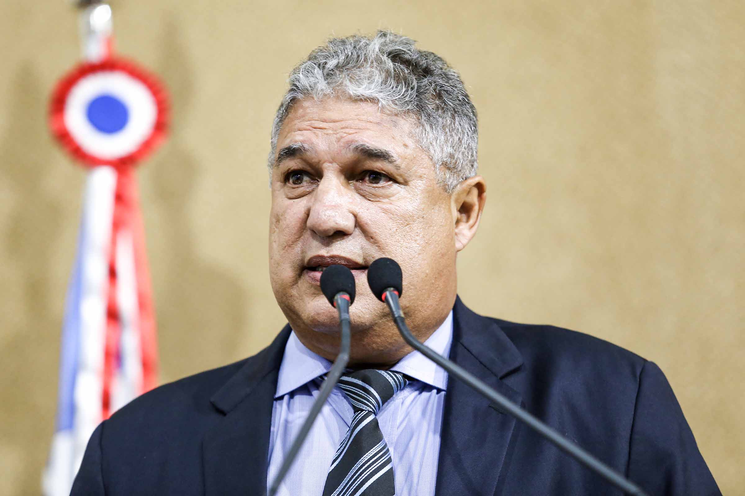 Deputado Rosemberg Pinto.