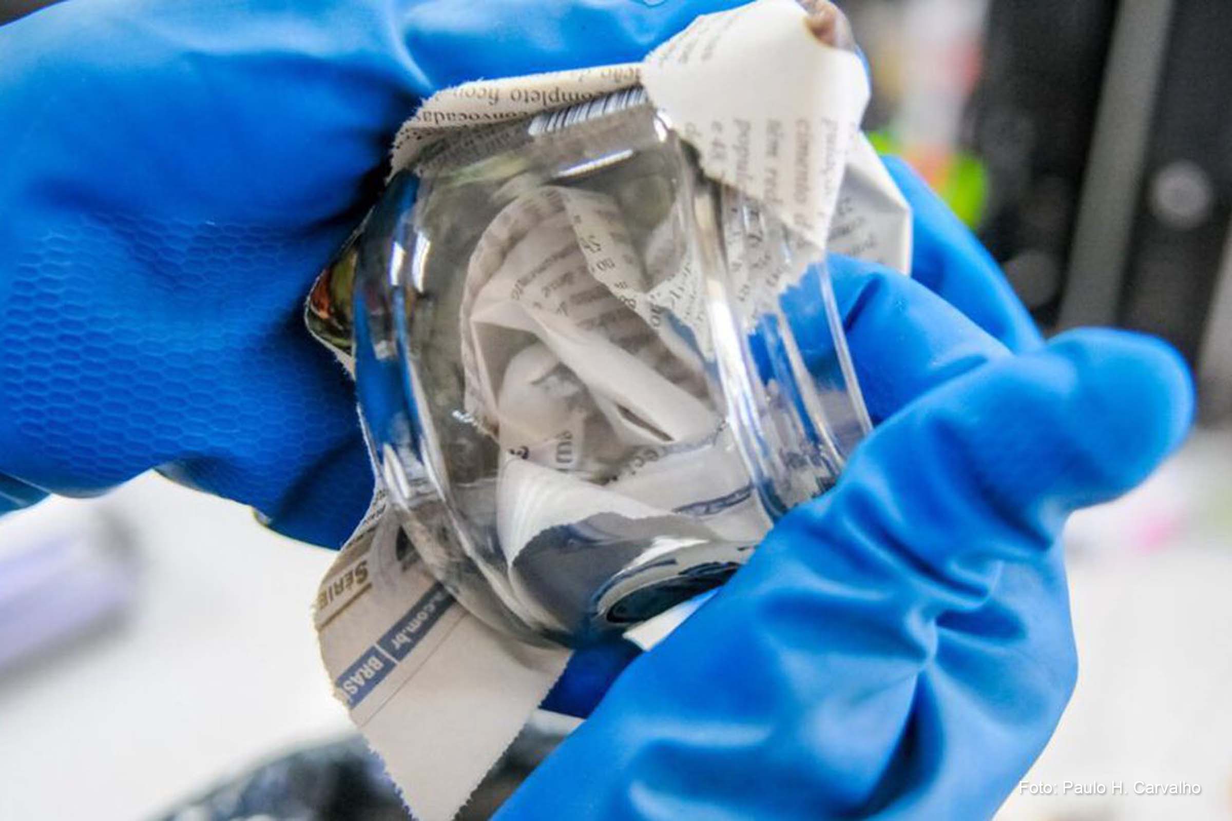 O caco de vidro reciclado demanda 40% menos energia e não emite gás carbônico.