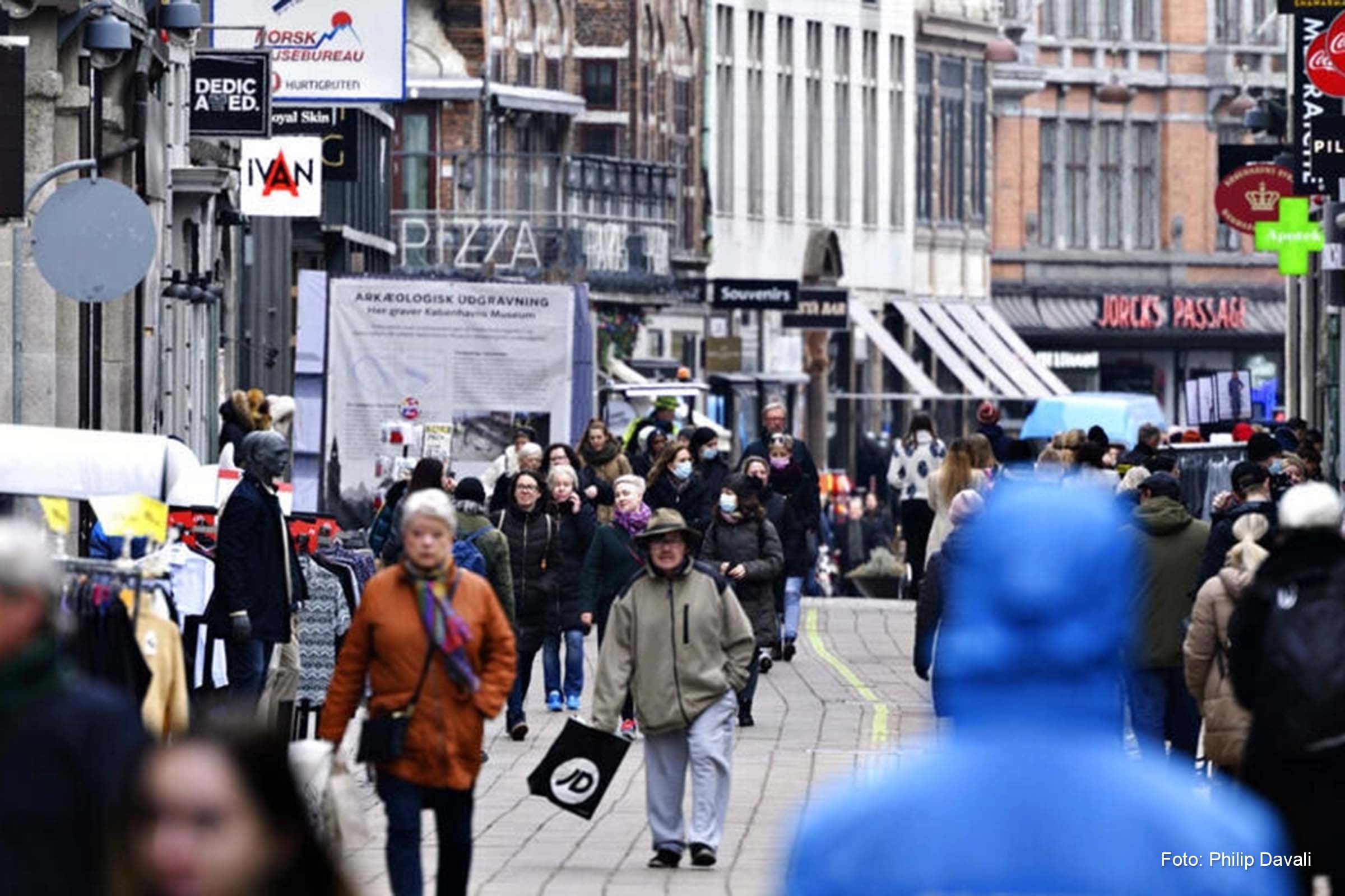 Só em 2022, 20 mil famílias dinamarquesas se inscreveram no programa da Cruz Vermelha para receber um vale-natal no valor de 900 coroas dinamarquesas.