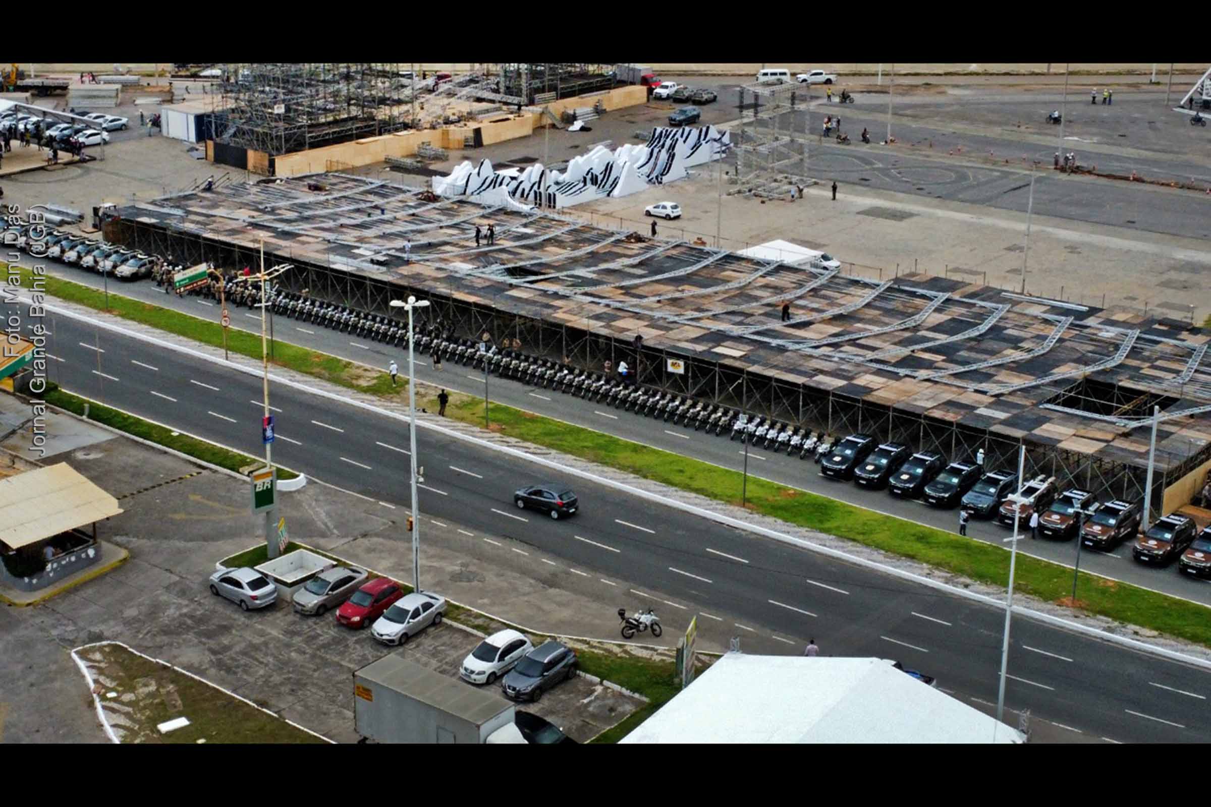 Em Salvador, Governo da Bahia entrega viaturas policiais e lança Operação Verão 2022-2023.