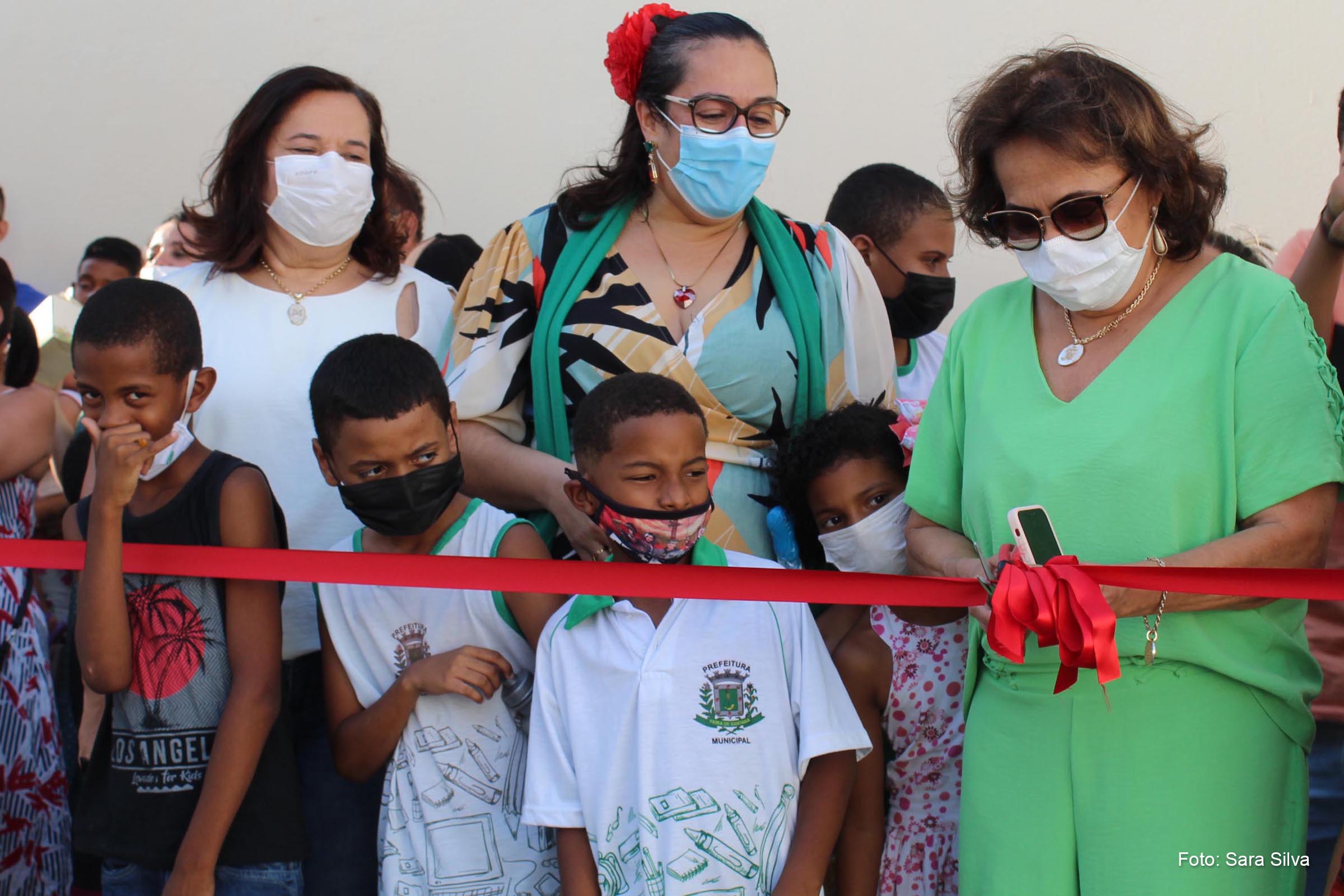 A área foi inaugurada pela secretária de Educação de Feira de Santana, professora Anaci Paim, e contou com a participação de estudantes e gestores da escola.