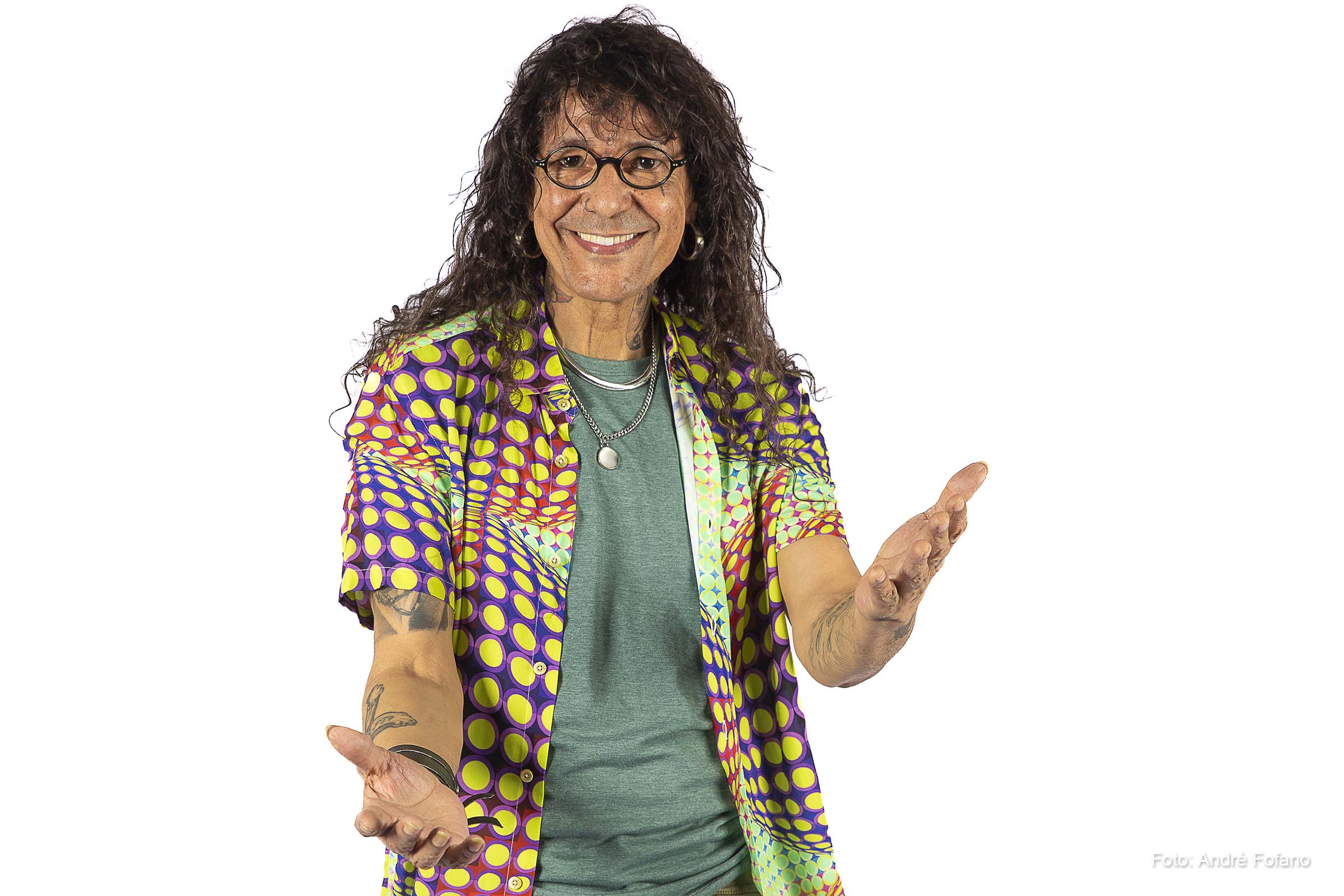 A festa 'Luiz Caldas – 60 Anos' acontece no dia do aniversário do artista, 19 de janeiro, e terá a participação de grandes artistas amigos do anfitrião.