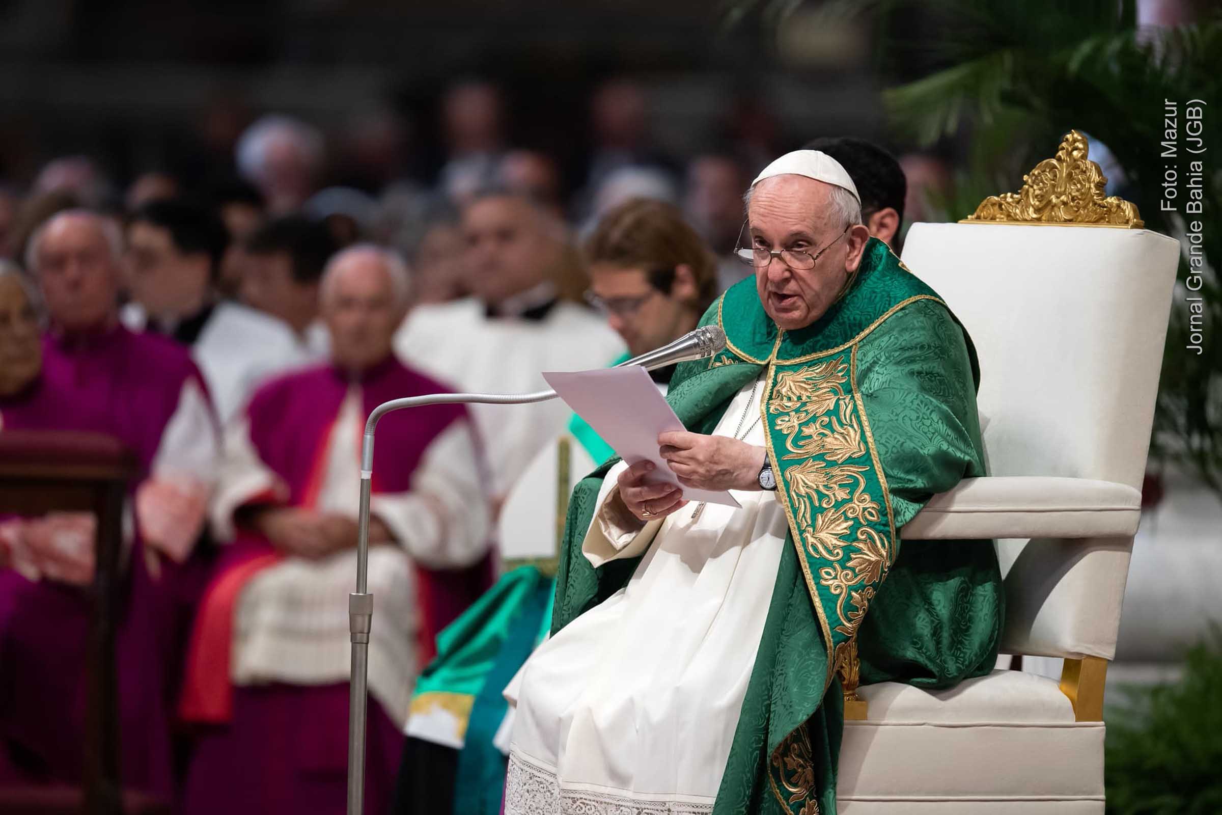 Papa Francisco: Com Jesus, sempre existe a possibilidade de recomeçar. Sempre! Ele espera por nós e nunca se cansa de nós. Sintamos dirigido a nós o grito de amor de João para voltar a Deus e não deixemos passar este Advento como os dias do calendário, porque é um tempo de graça para nós, agora, aqui!