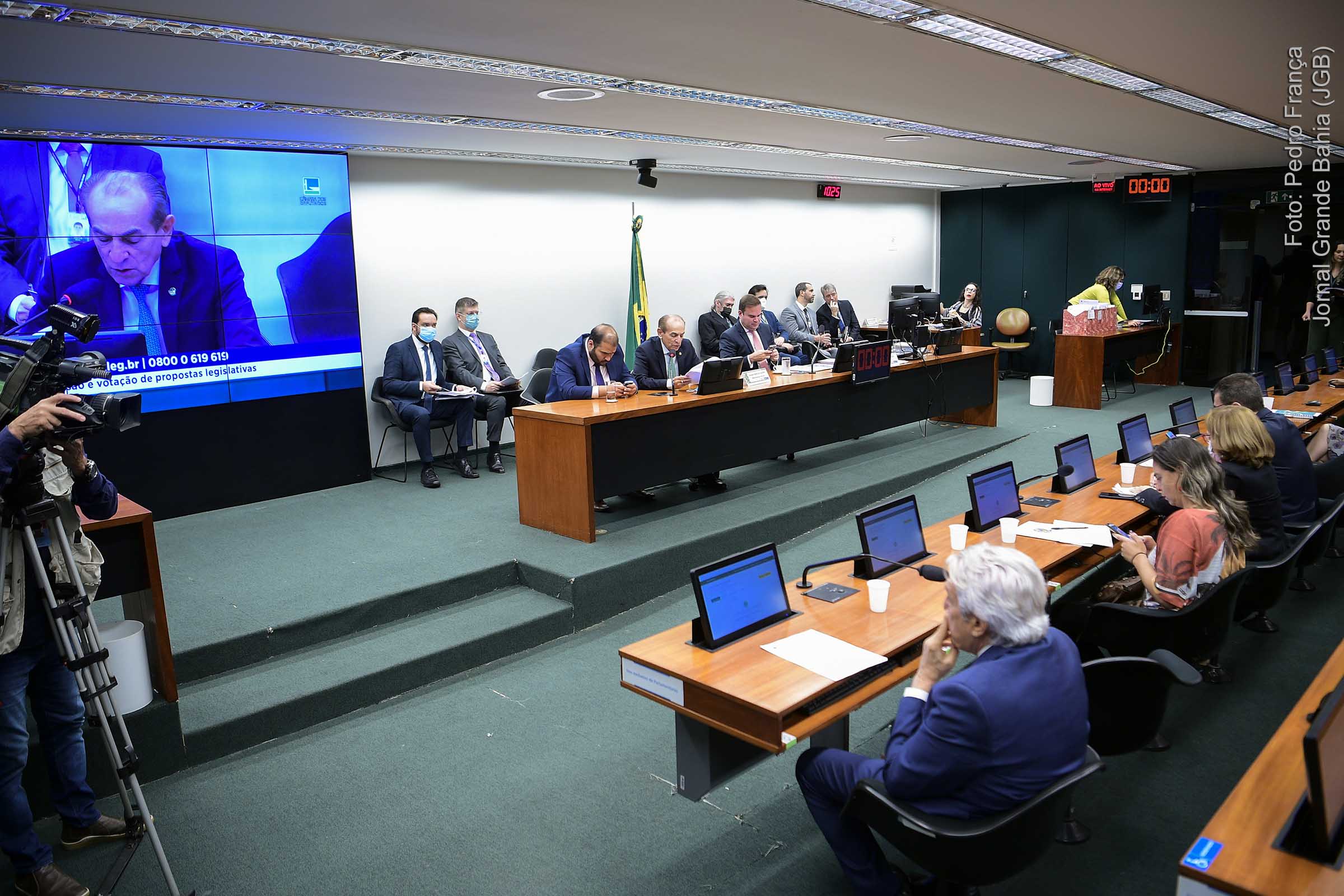 CMO aprova relatório preliminar do Orçamento 2023 da União; Relator alerta que sem a PEC da Transição programas sociais ficarão sem dinheiro