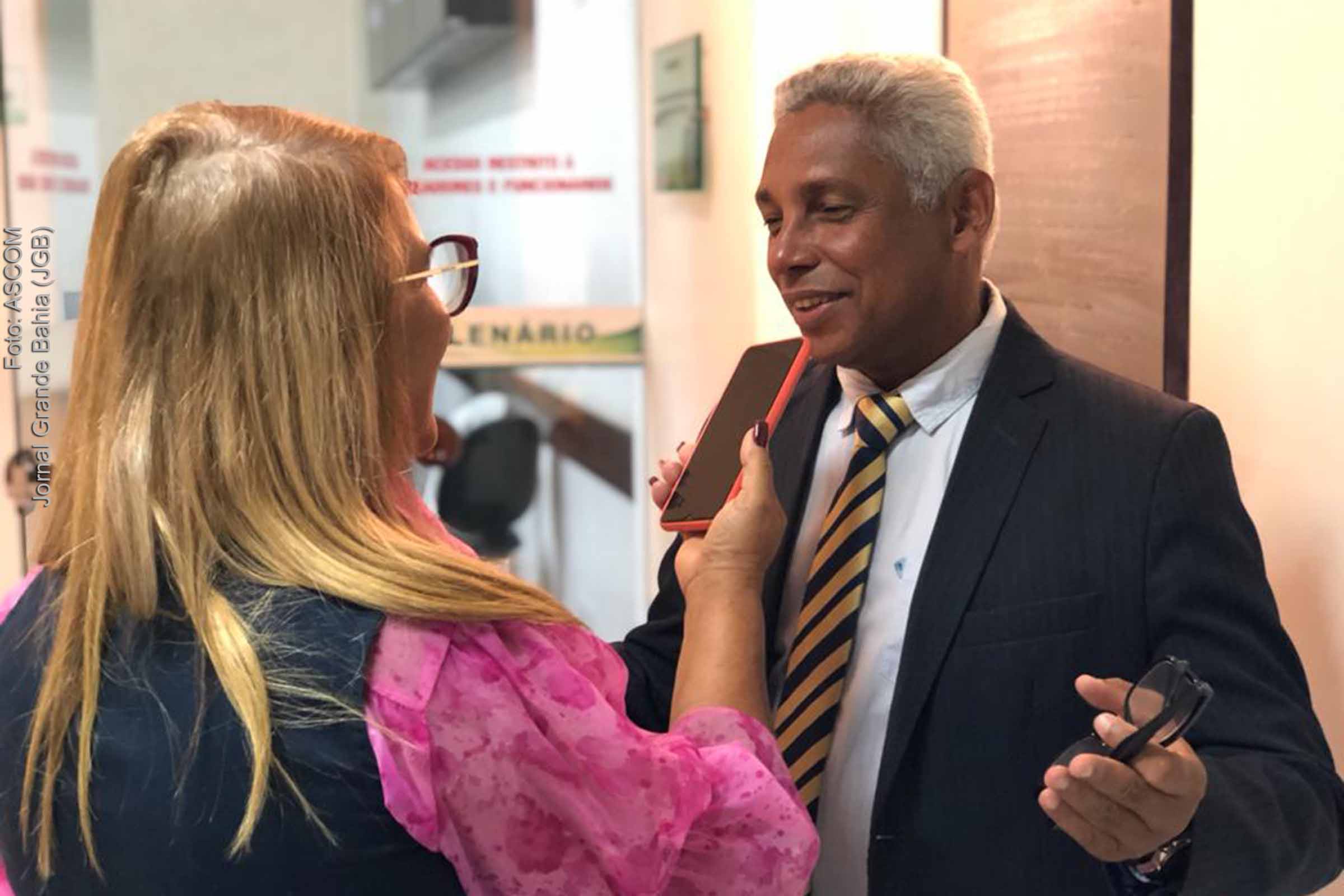 Silvio Dias: A municipalização é uma questão legal. Desde 2009 que Feira de Santana e a Bahia convivem com essa necessidade de passar a responsabilidade do ensino fundamental para os municípios.
