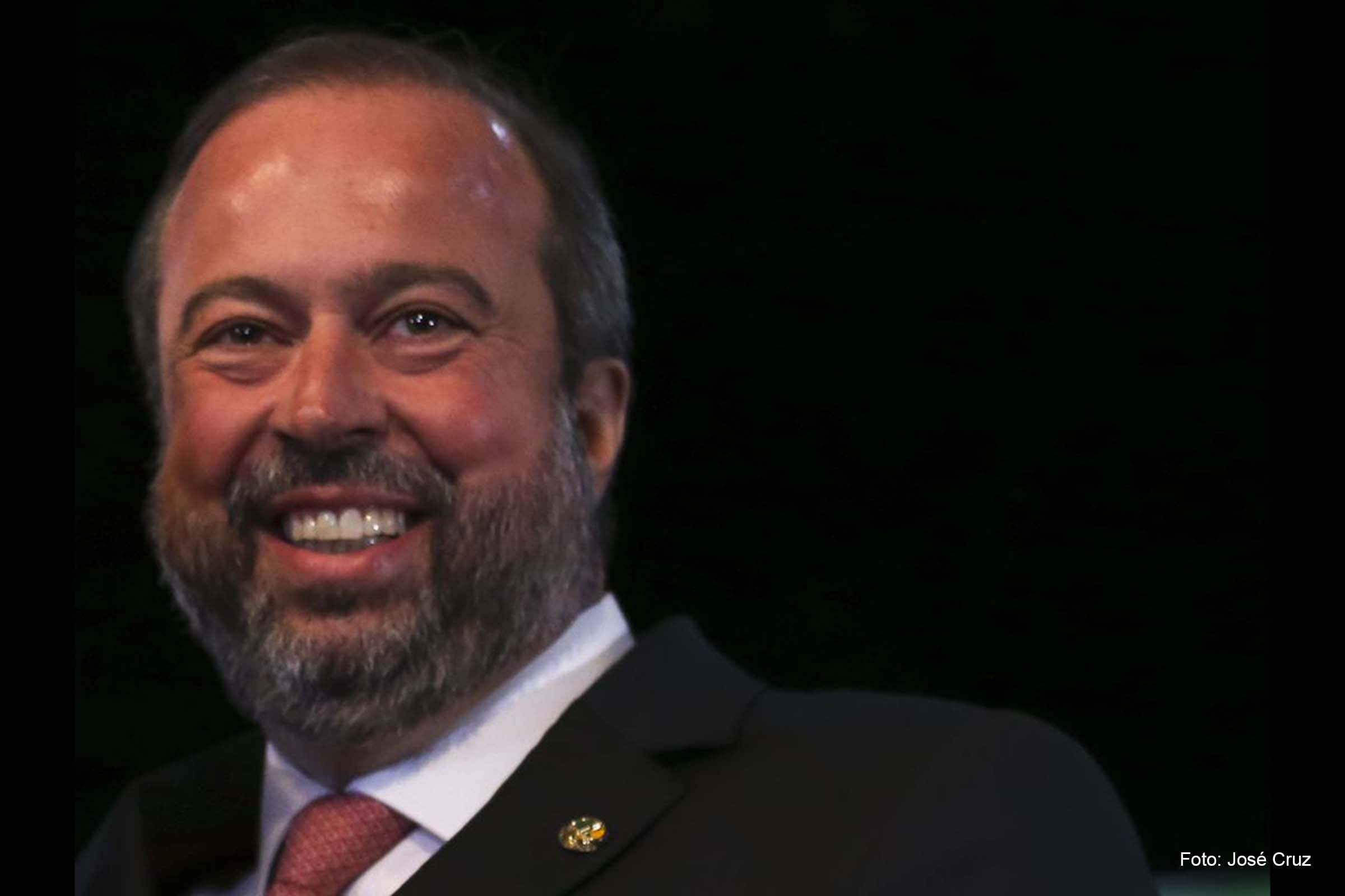 Novo ministro de Minas e Energia anuncia aceleração da transição energética no país como prioridade